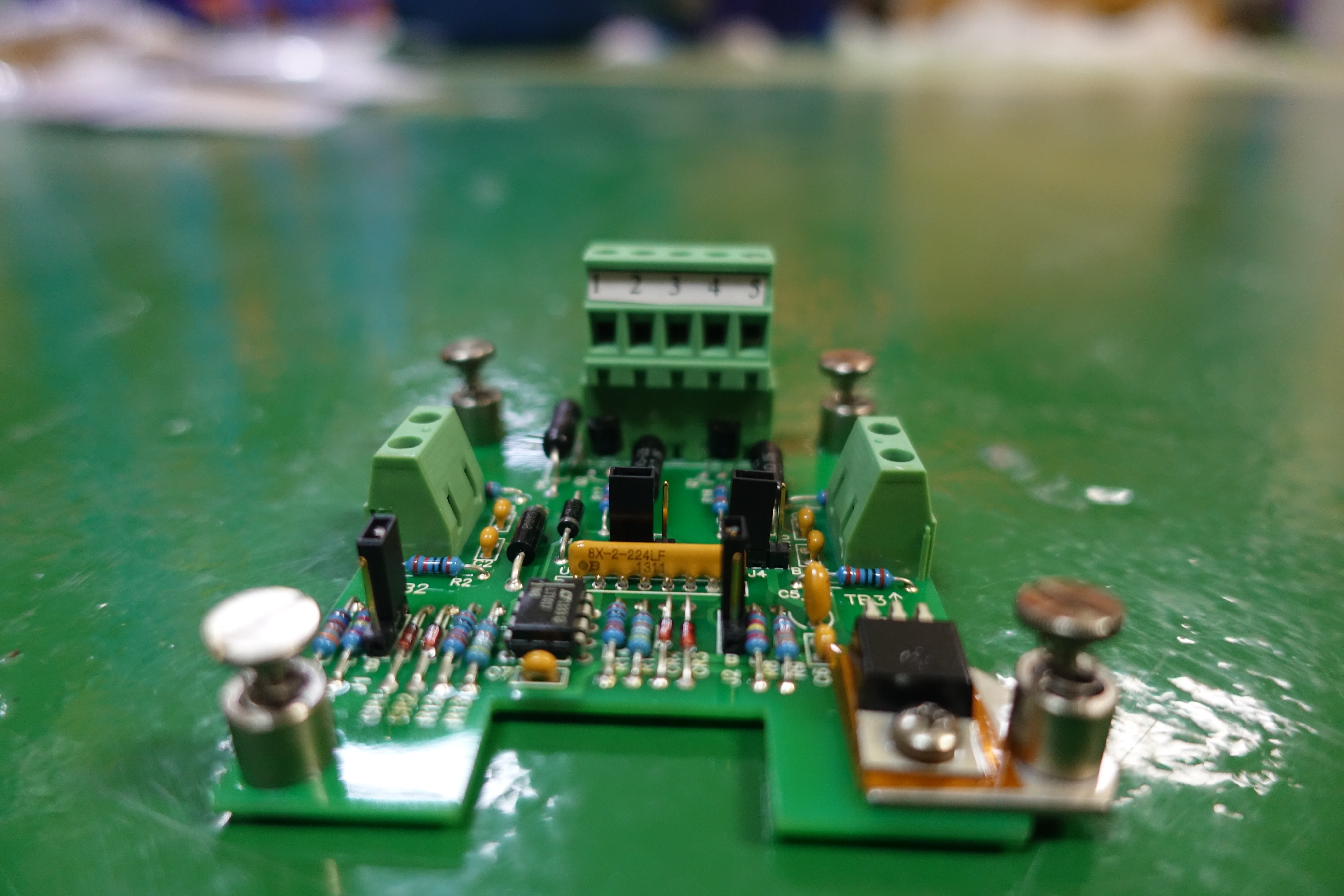 AMPLIFIER,INST,DUAL CHANNEL PREAMP,230+ thumbnail
