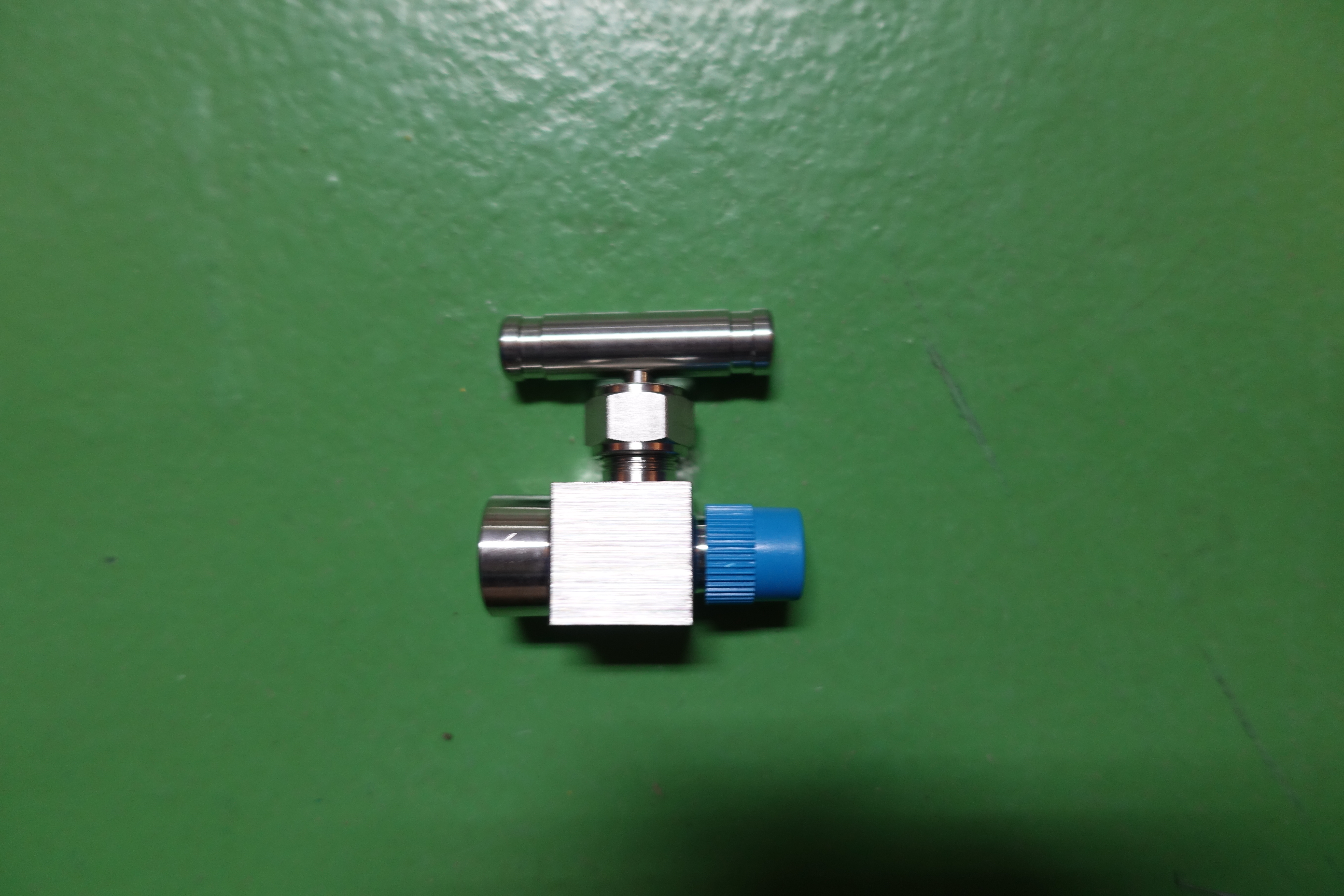 VALVE,NEEDLE,1/4X1/4IN,SS-20VM4-F4 thumbnail