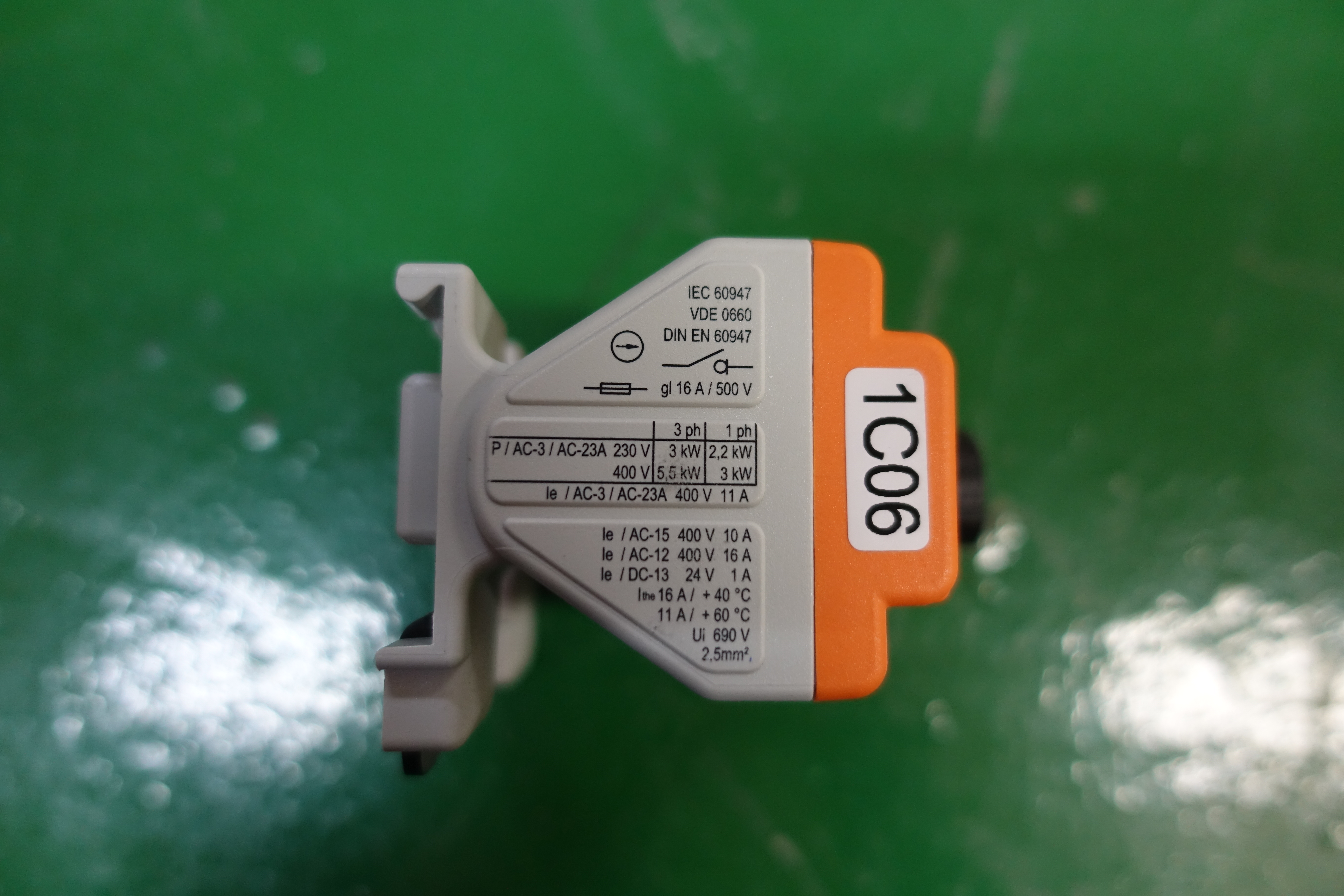 SWITCH,LIMIT,2NO/2NC,4,07-3331-1C06 thumbnail
