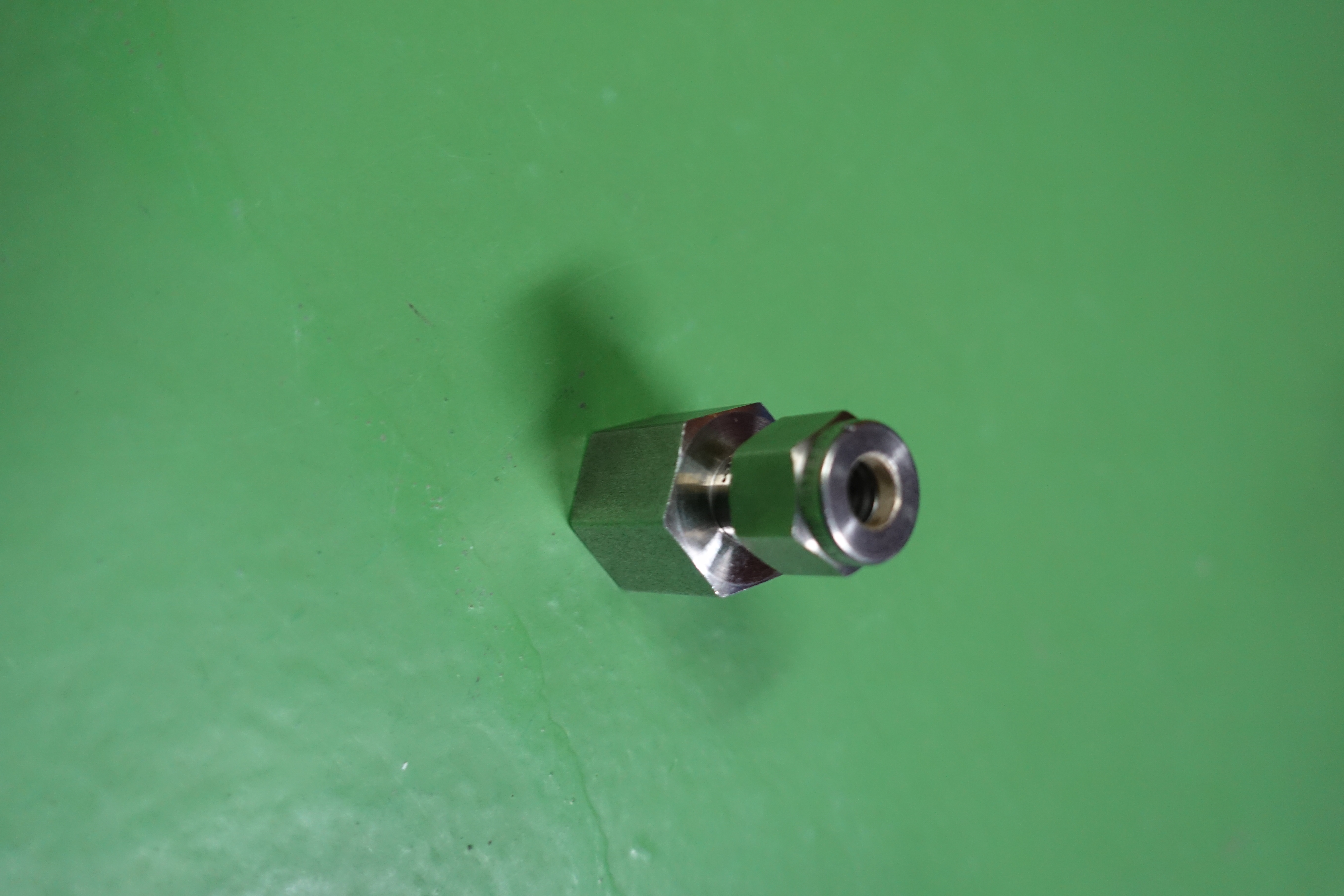 ADAPTOR,COMPR TYPE,STR,SS-600-7-4 thumbnail