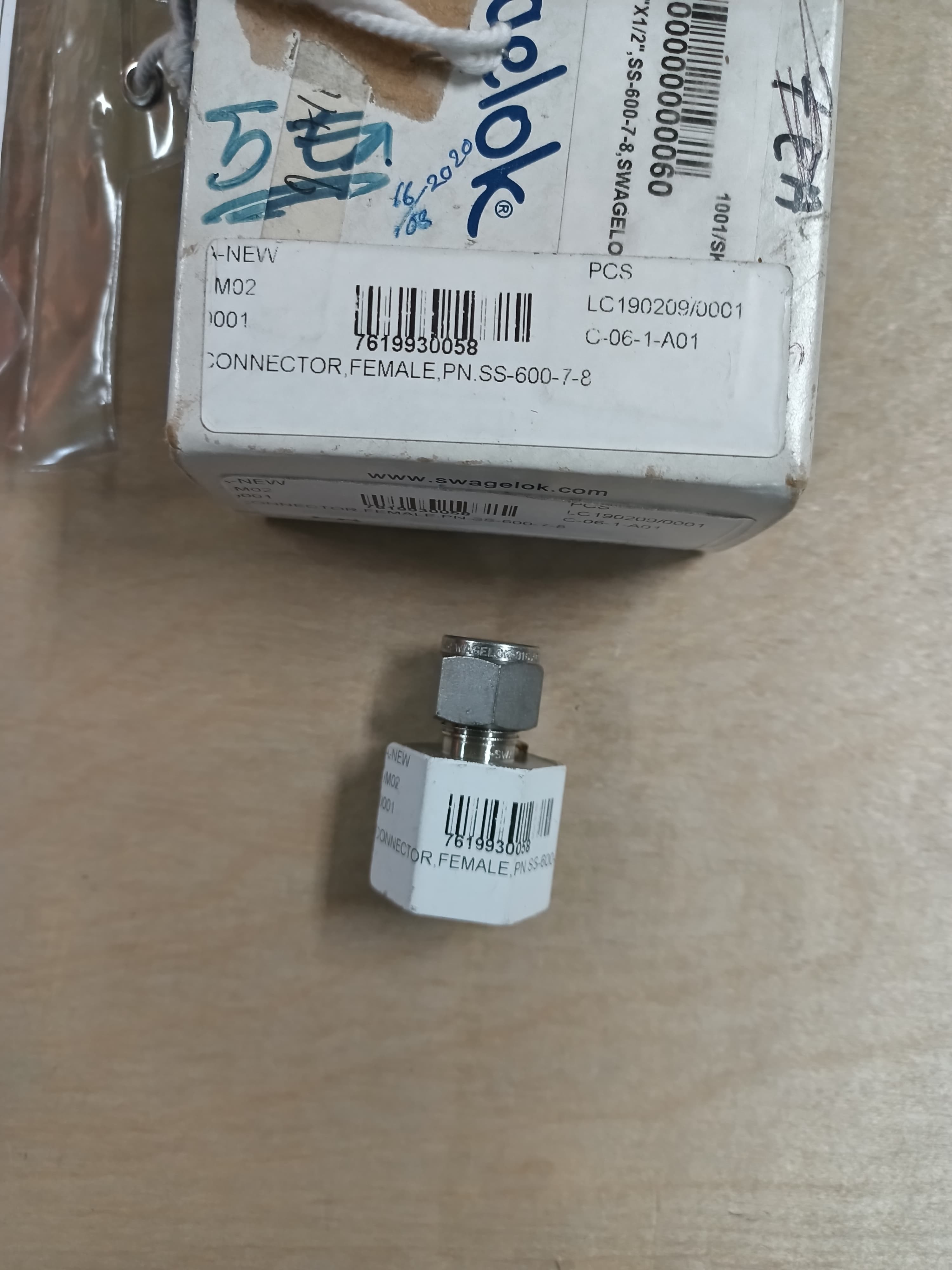 CONNECTOR,COMPR TYPE,FEM,SS316,CL4700 thumbnail