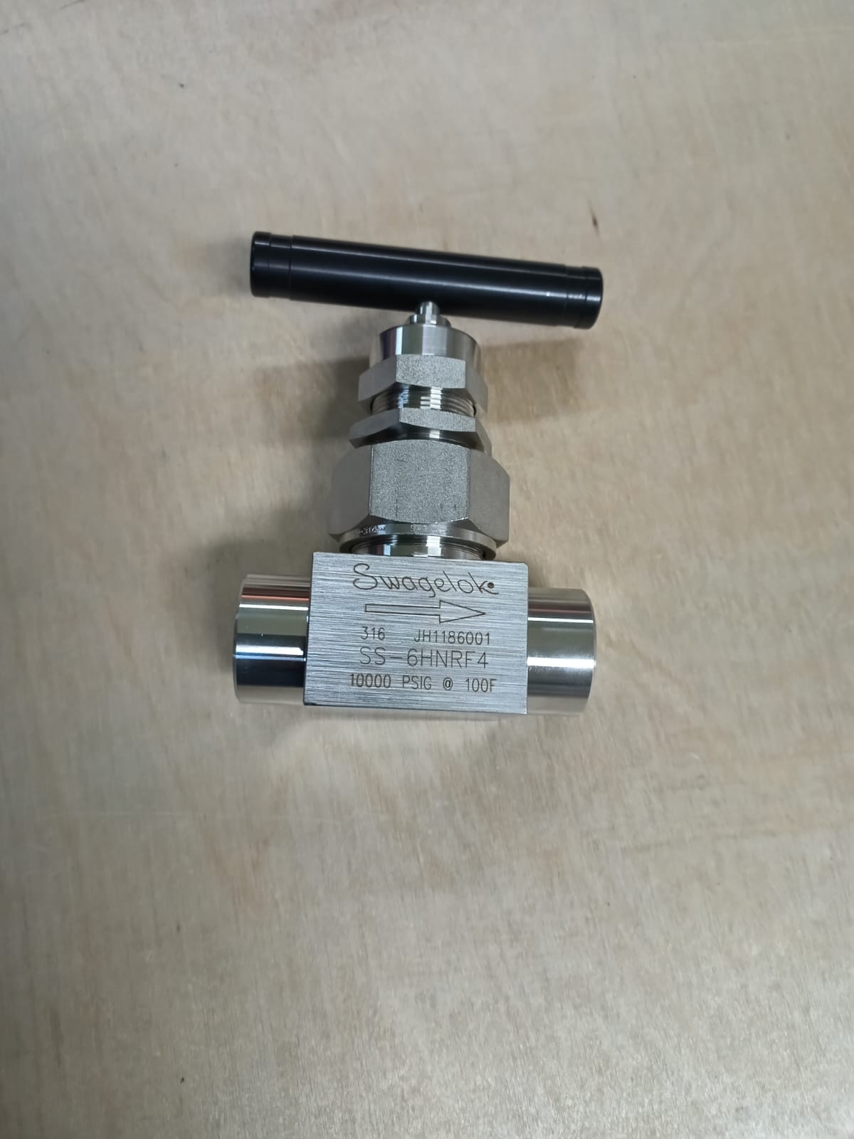 VALVE,NEEDLE,1/4IN,SS-6HNRF4 thumbnail