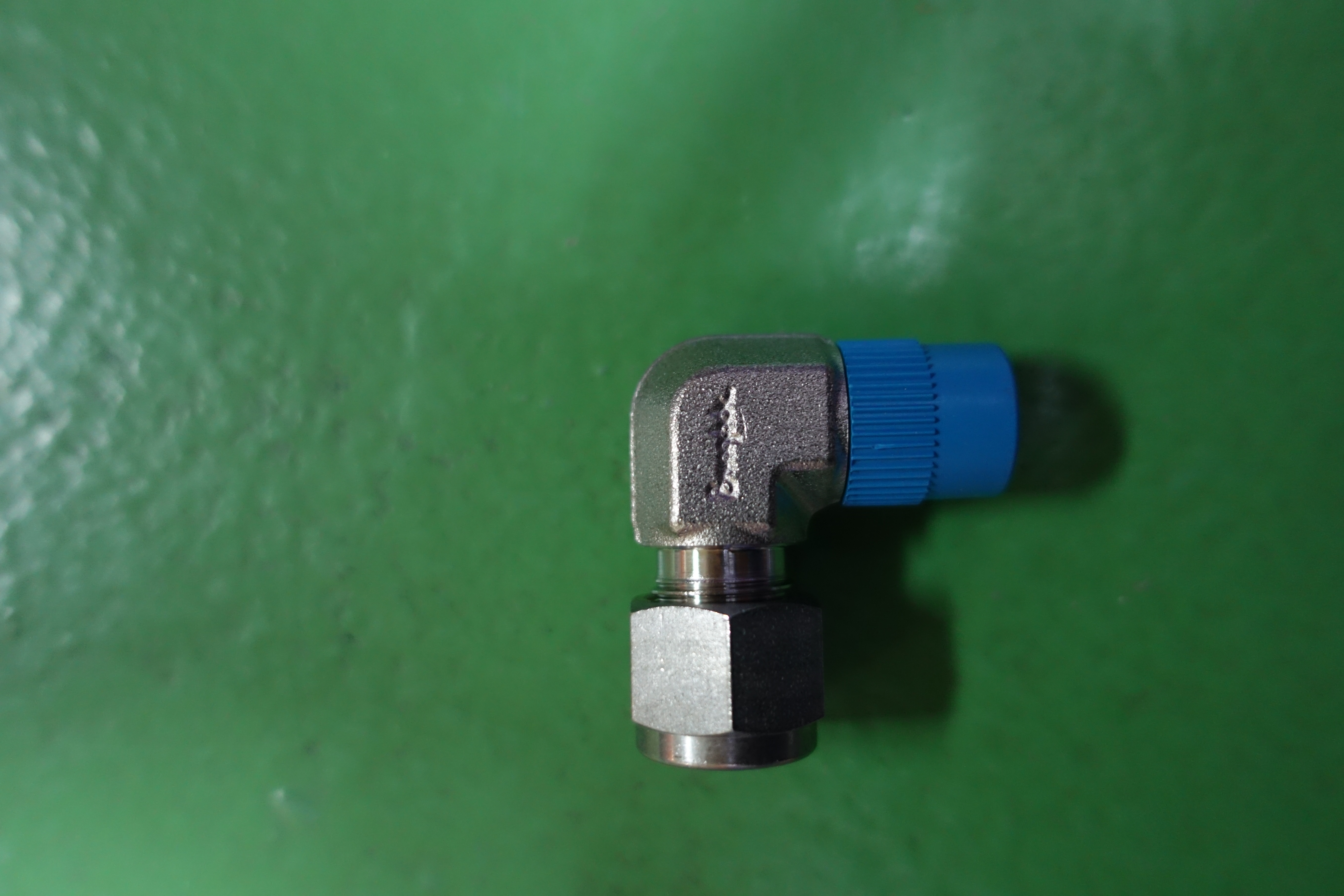 ELBOW,COMPR TYPE,90,SS316,1/4,7800PSI thumbnail