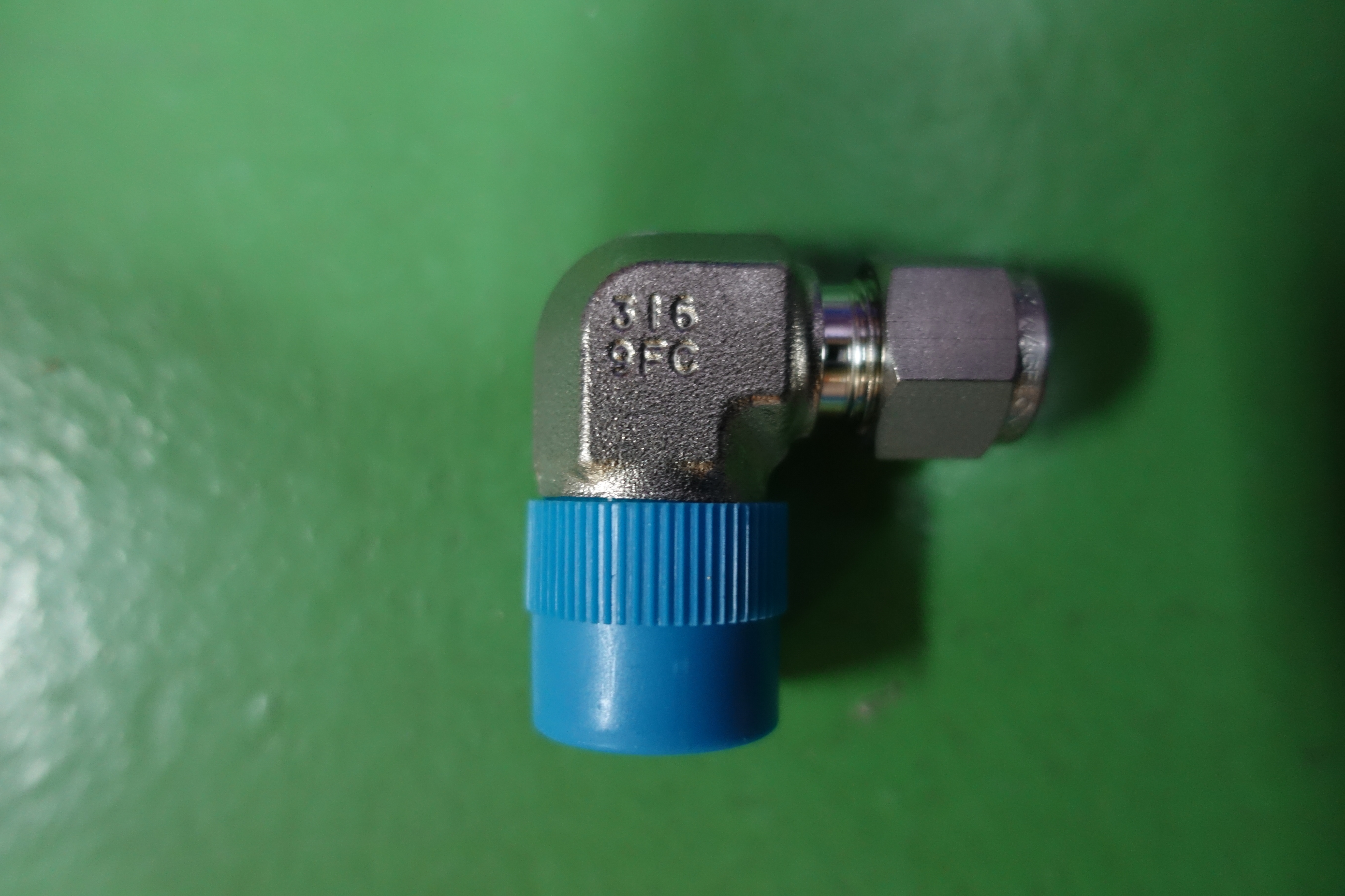 ELBOW,COMPR TYPE,90,SS316,1/2,7800PSI thumbnail