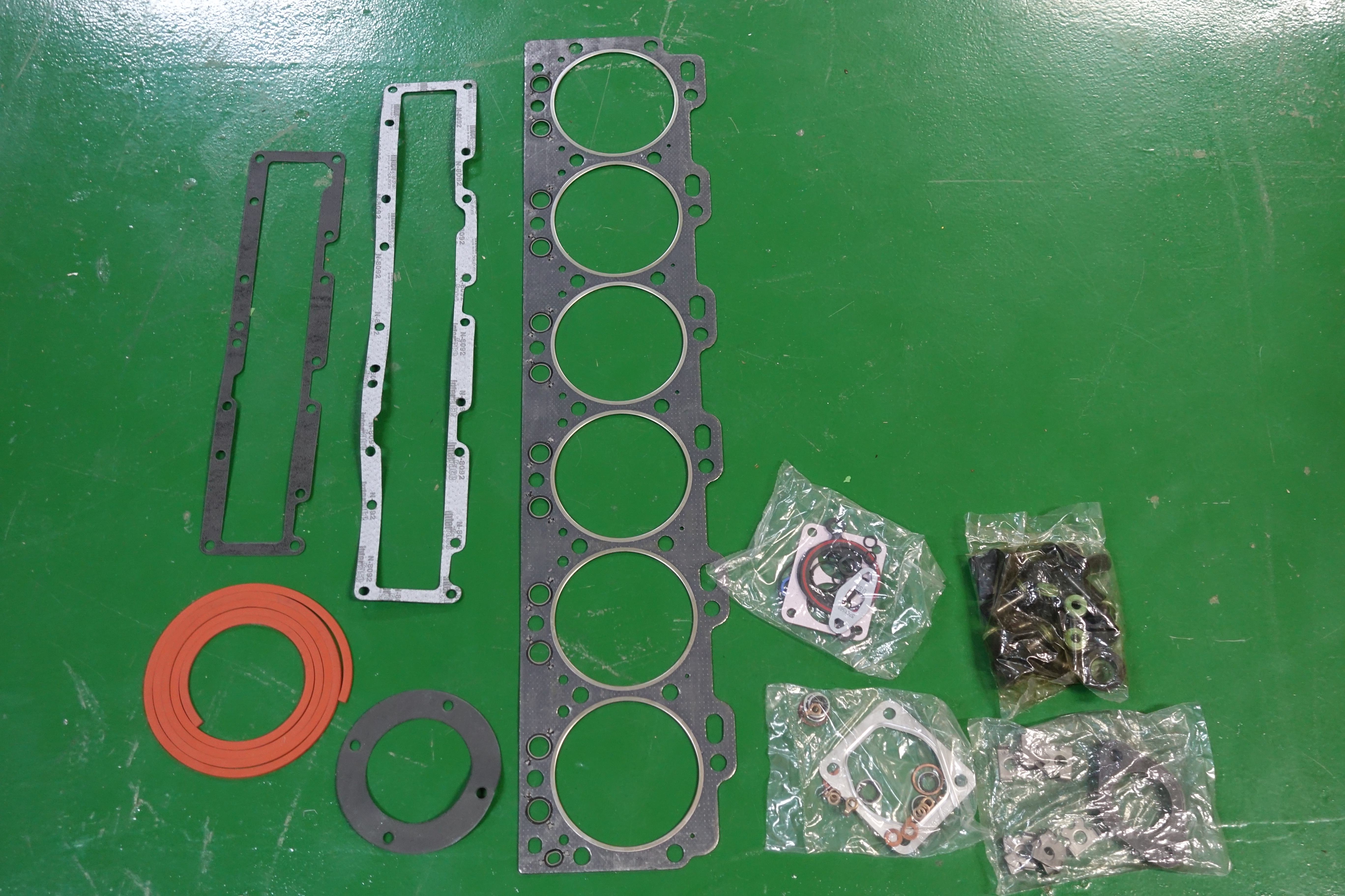 GASKET,SET,UPPER ENGINE .4025271,CUMMINS thumbnail