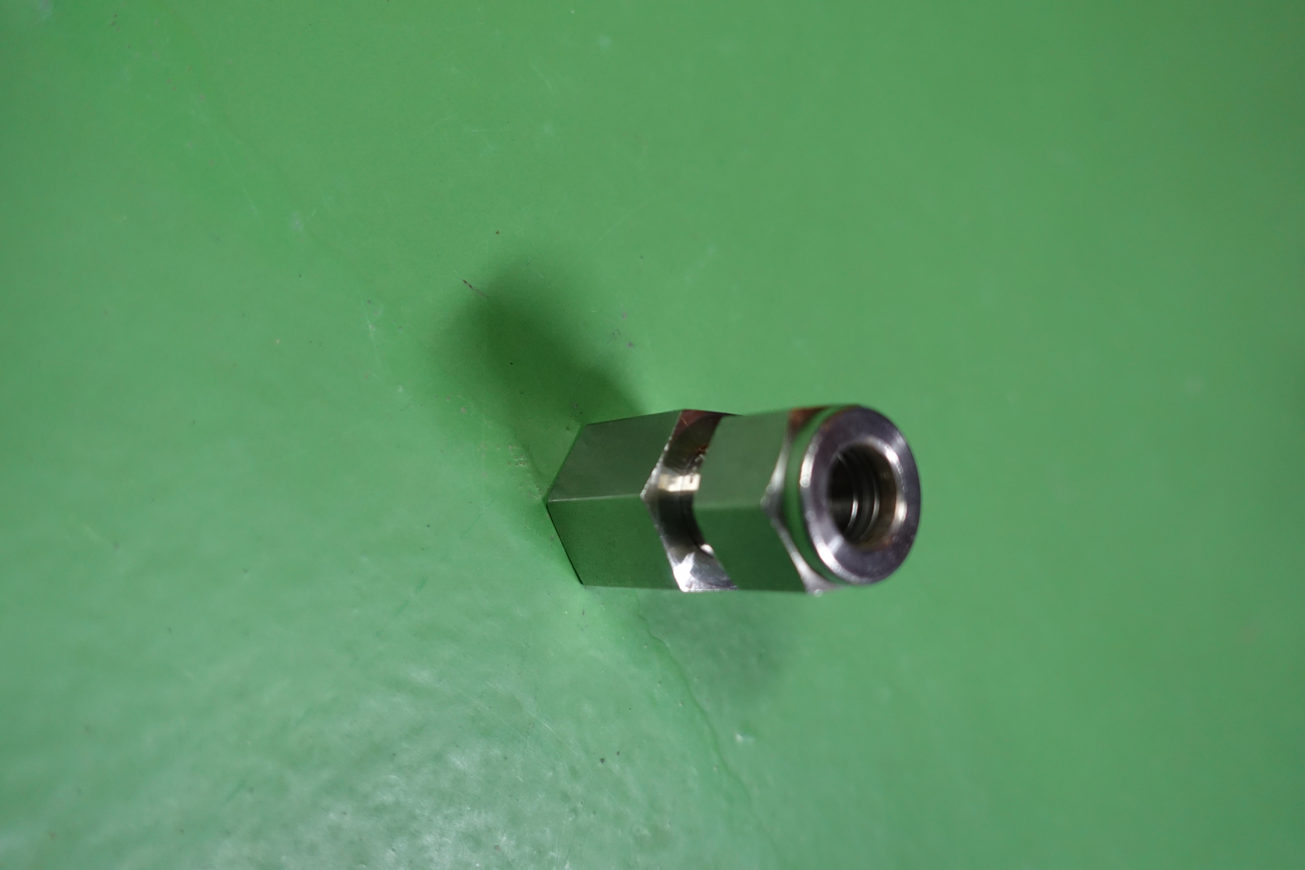 ADAPTOR,COMPR TYPE,STR,SS-400-7-4 thumbnail