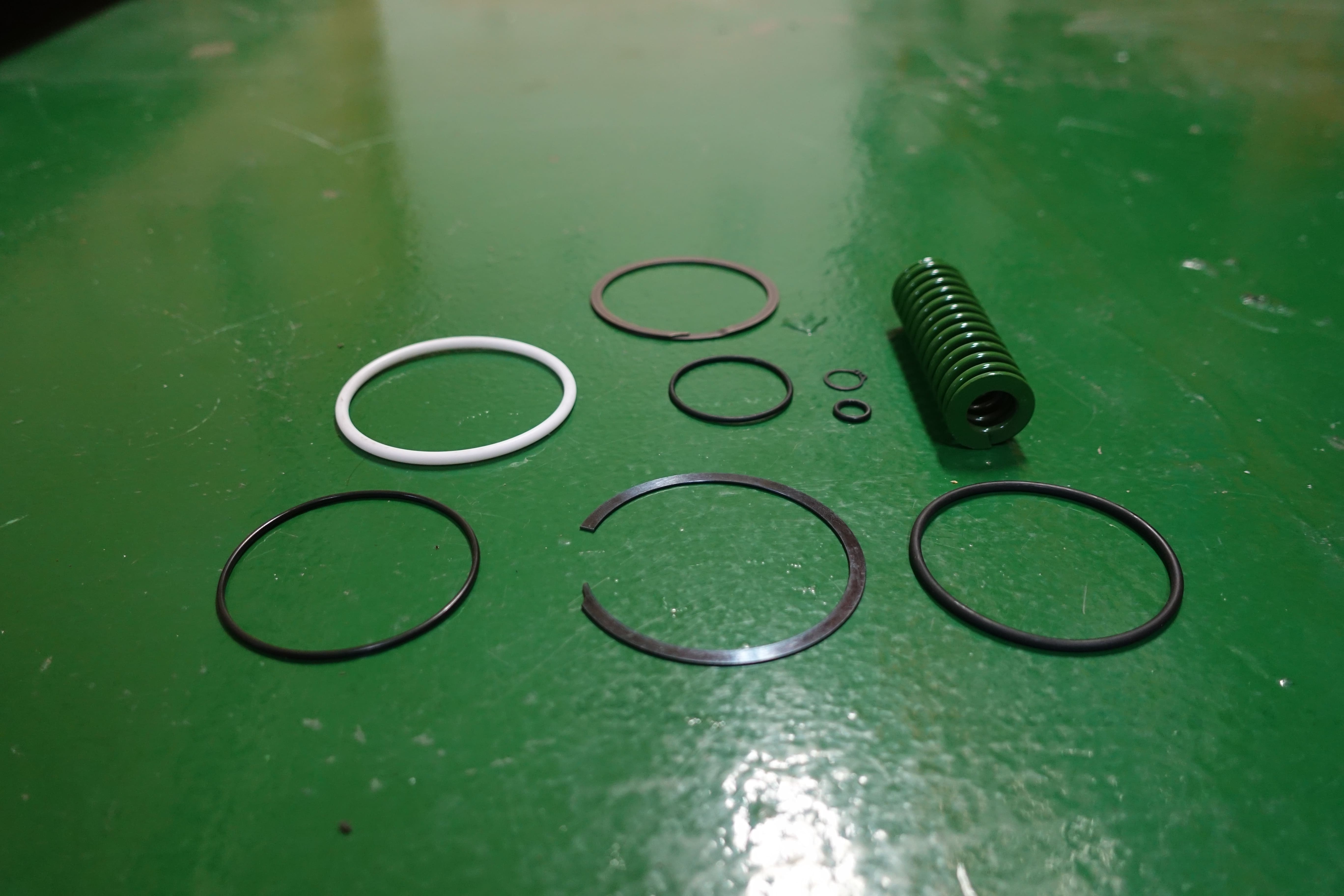 VALVE KIT,UNLOADER,39216155 thumbnail