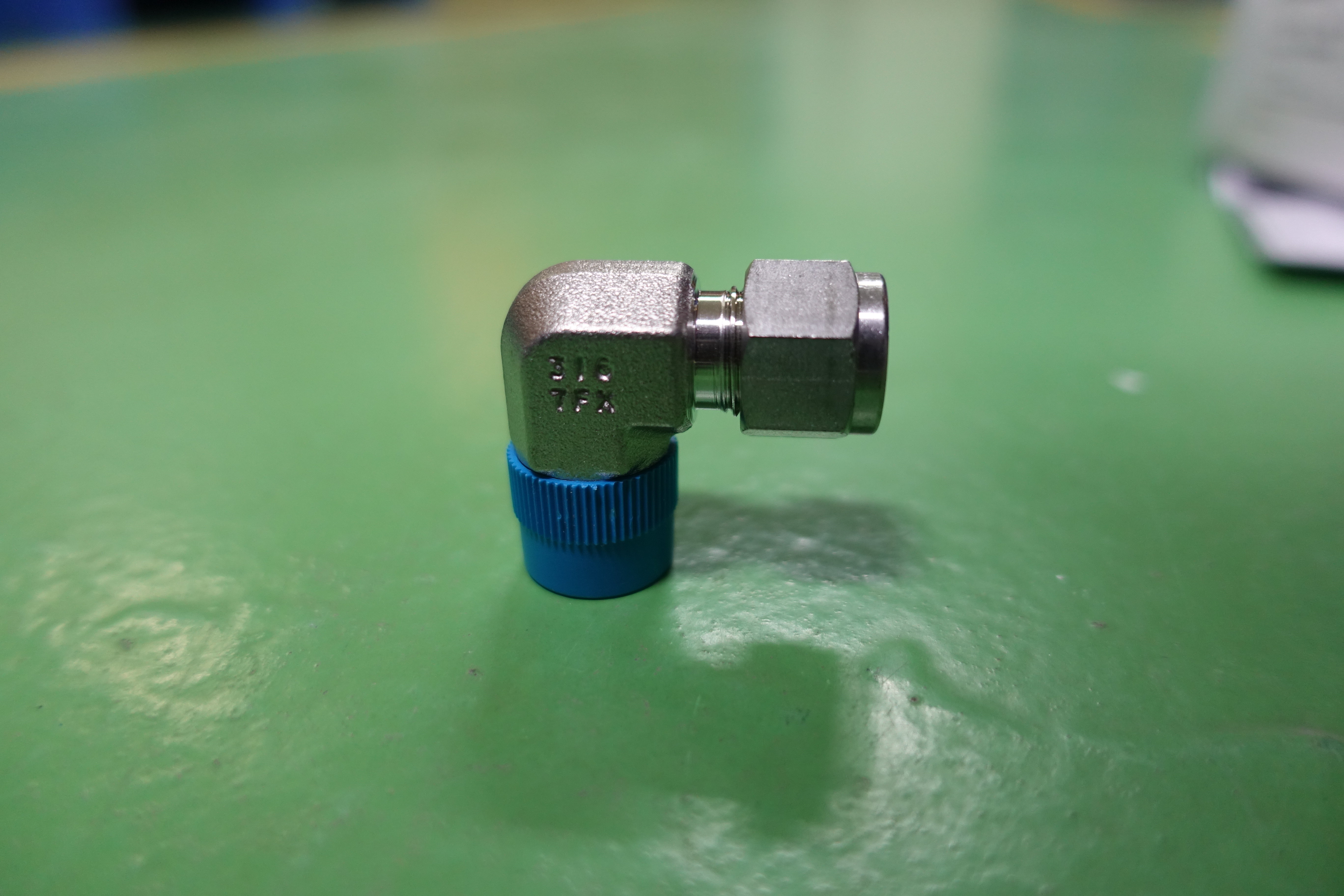 ELBOW,COMPR TYPE,90,SS316,3/8,3800PSI thumbnail