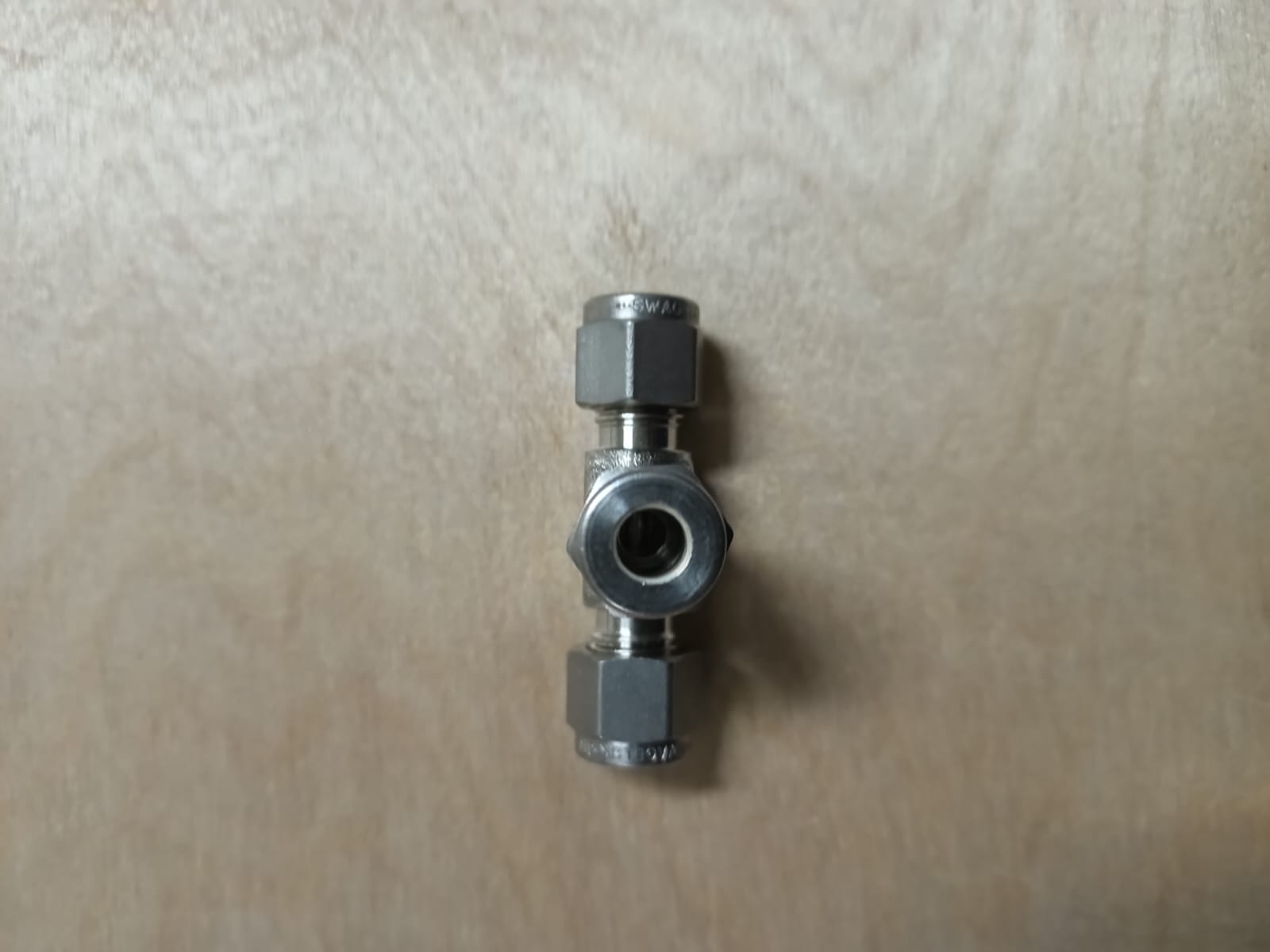 TEE,COMPR TYPE,SS316,1/4IN,SS-400-3 thumbnail