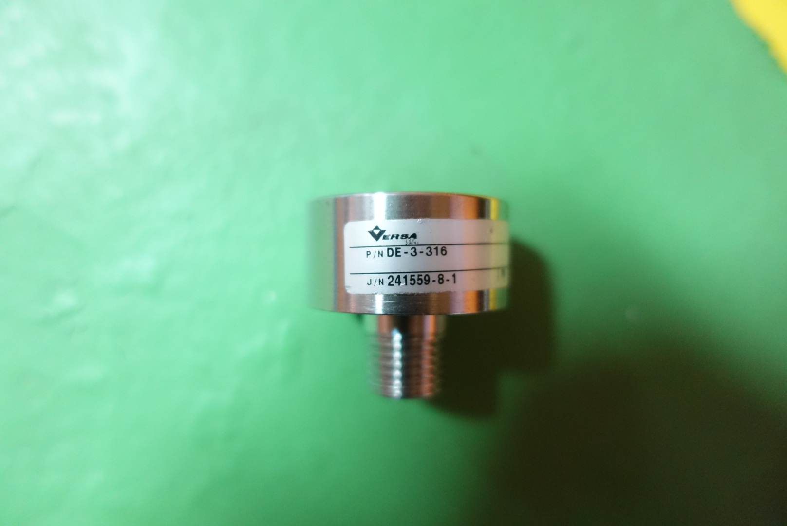 EXCLUDER,DUST,1/2IN NPT,VLV INST,DE-5316 thumbnail