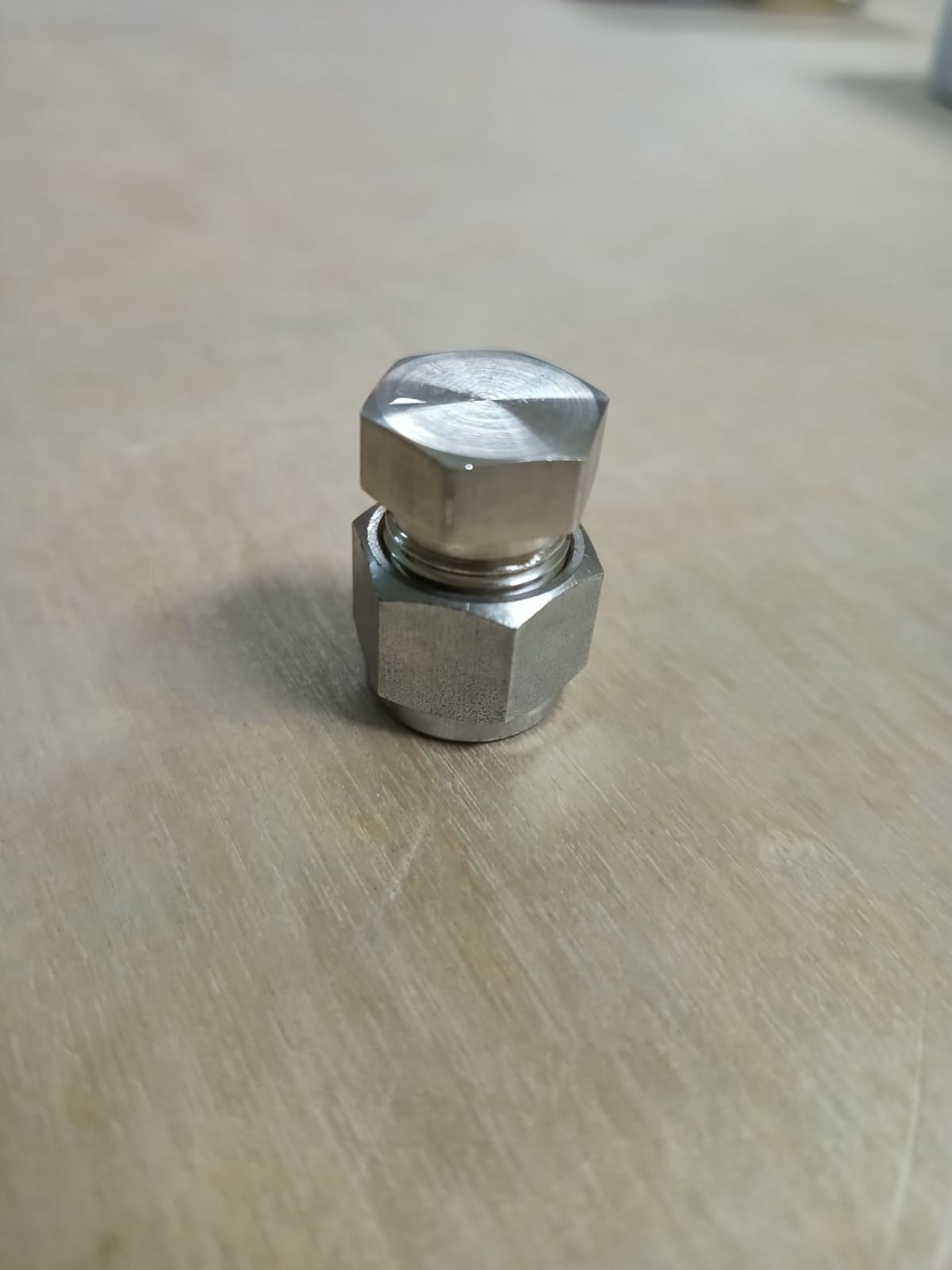 CAP,COMPR TYPE,SS316,1-1/4,TBE,SS-600-C thumbnail