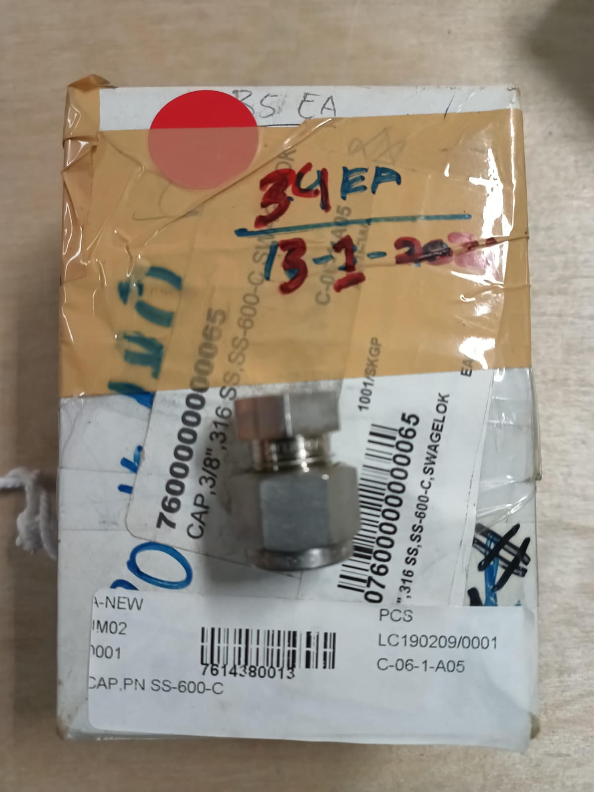 CAP,COMPR TYPE,SS316,1-1/4,TBE,SS-600-C thumbnail