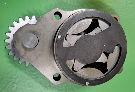 PUMP,LUBRICATING OIL,4939585