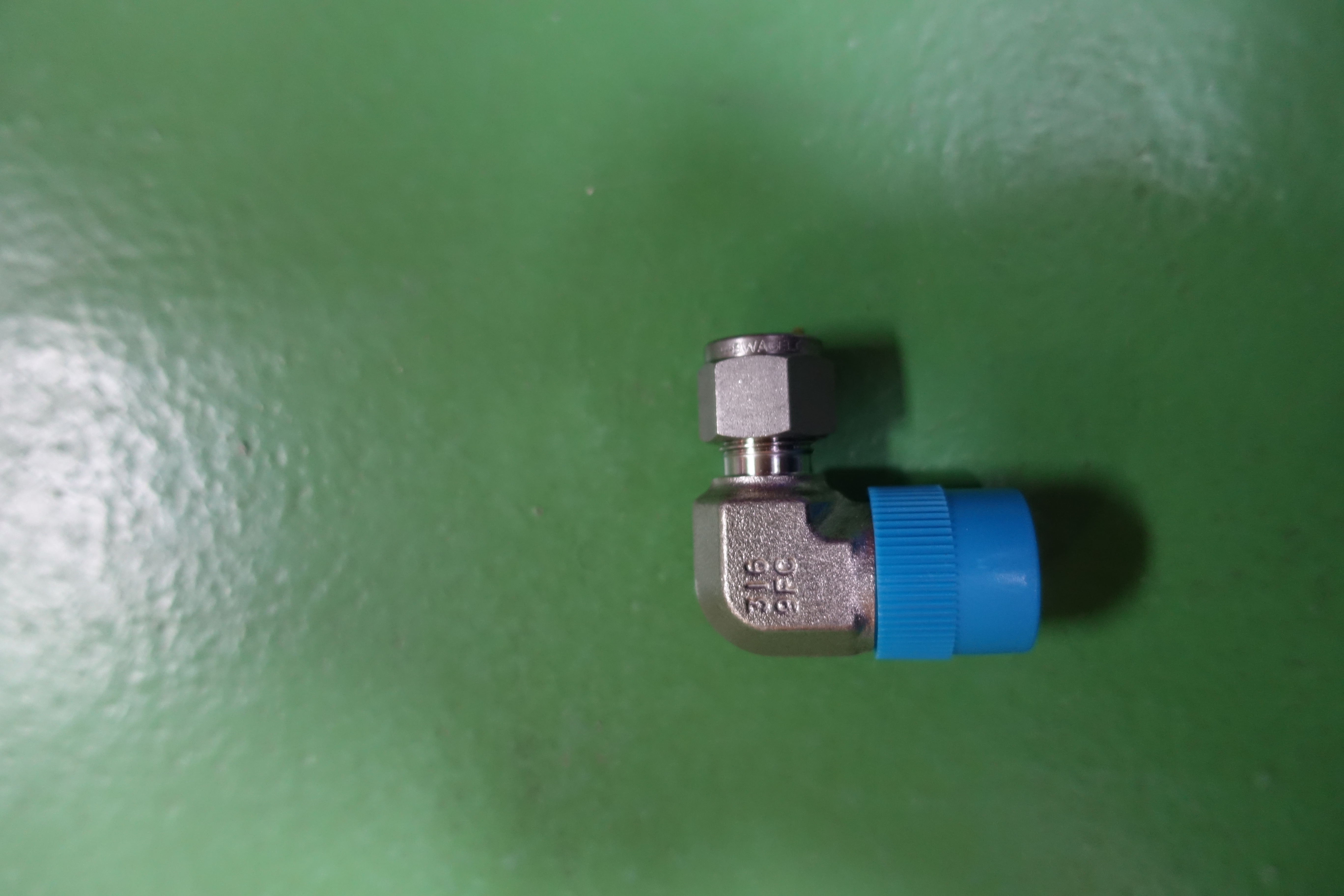 ELBOW,COMPR TYPE,90,SS316,1/2,7800PSI thumbnail