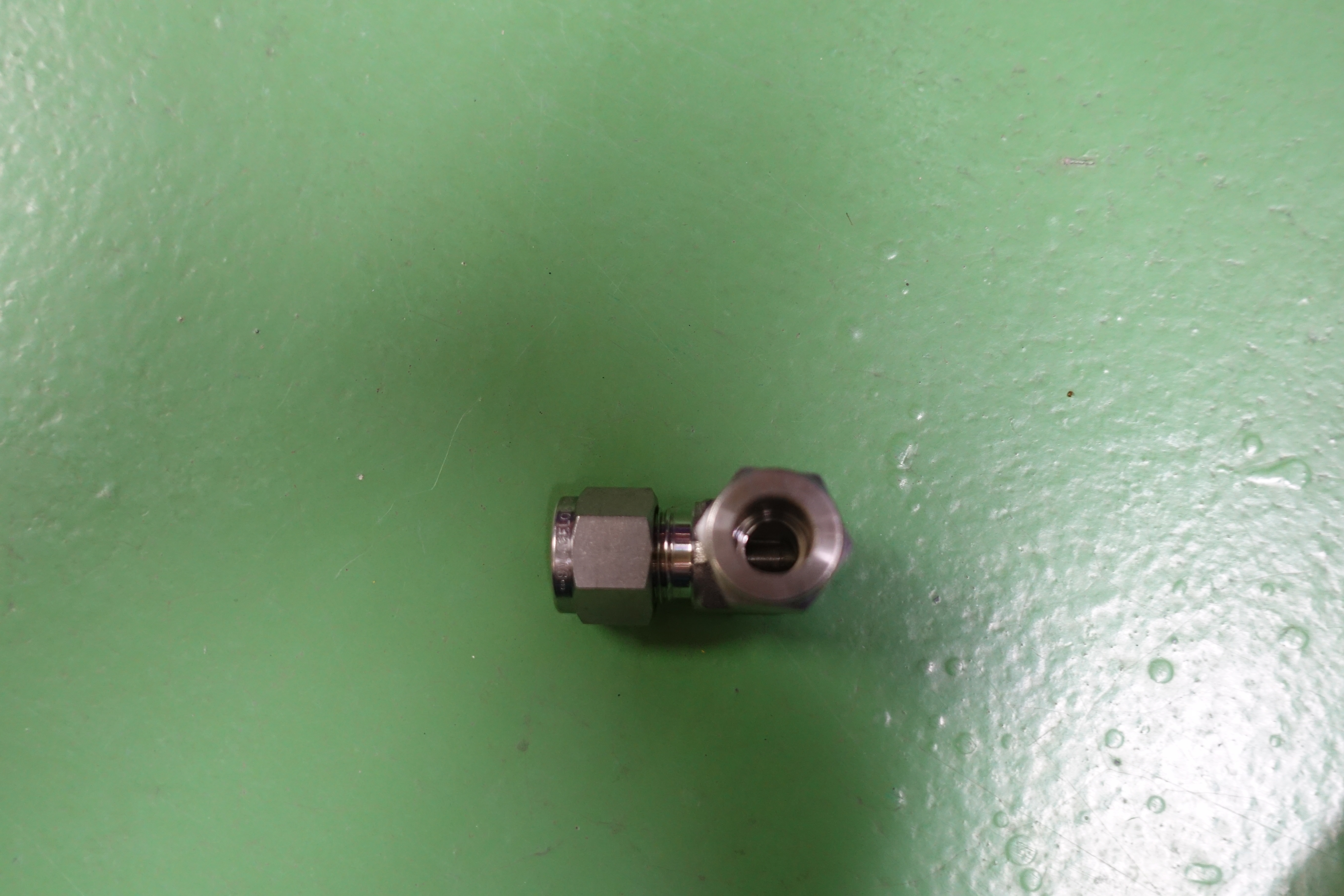 ELBOW,UNION,OIL SERVICE PIPE,SS-600-9 thumbnail