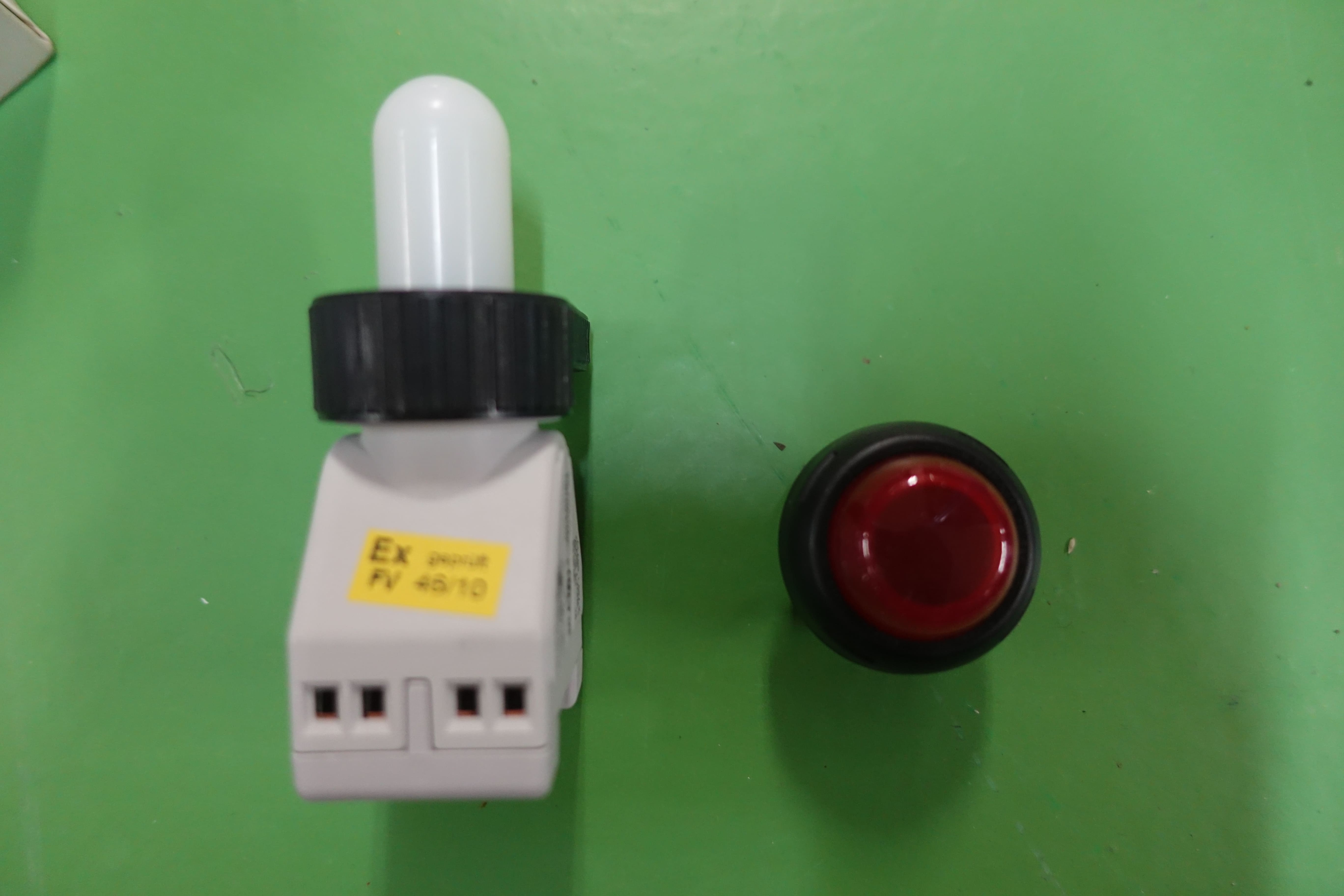 LIGHT,PILOT,RED,STANDARD,800G-P4 thumbnail