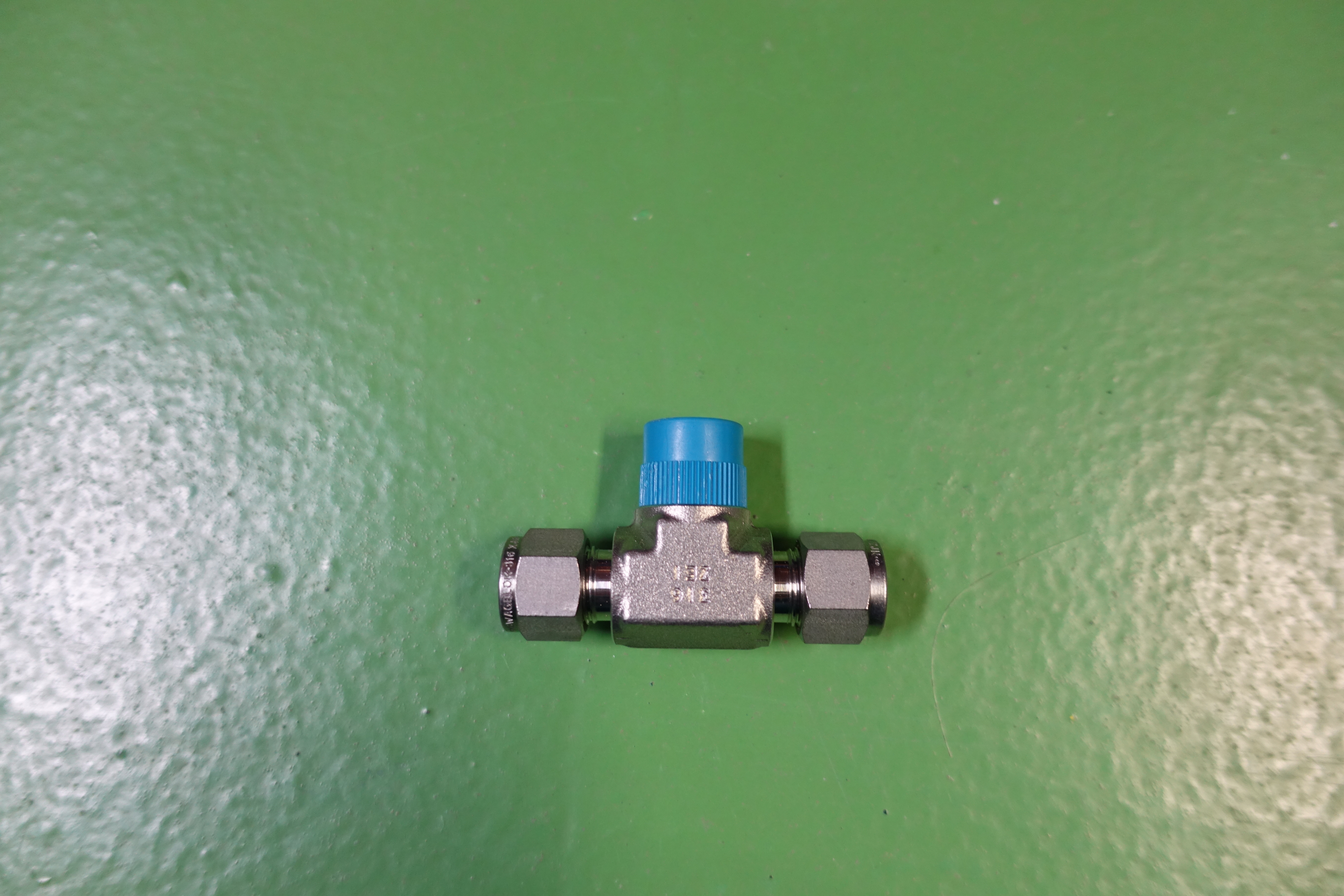 TEE,COMPR TYPE,SS316,7800PSI,3/8X3/8X3/+ thumbnail