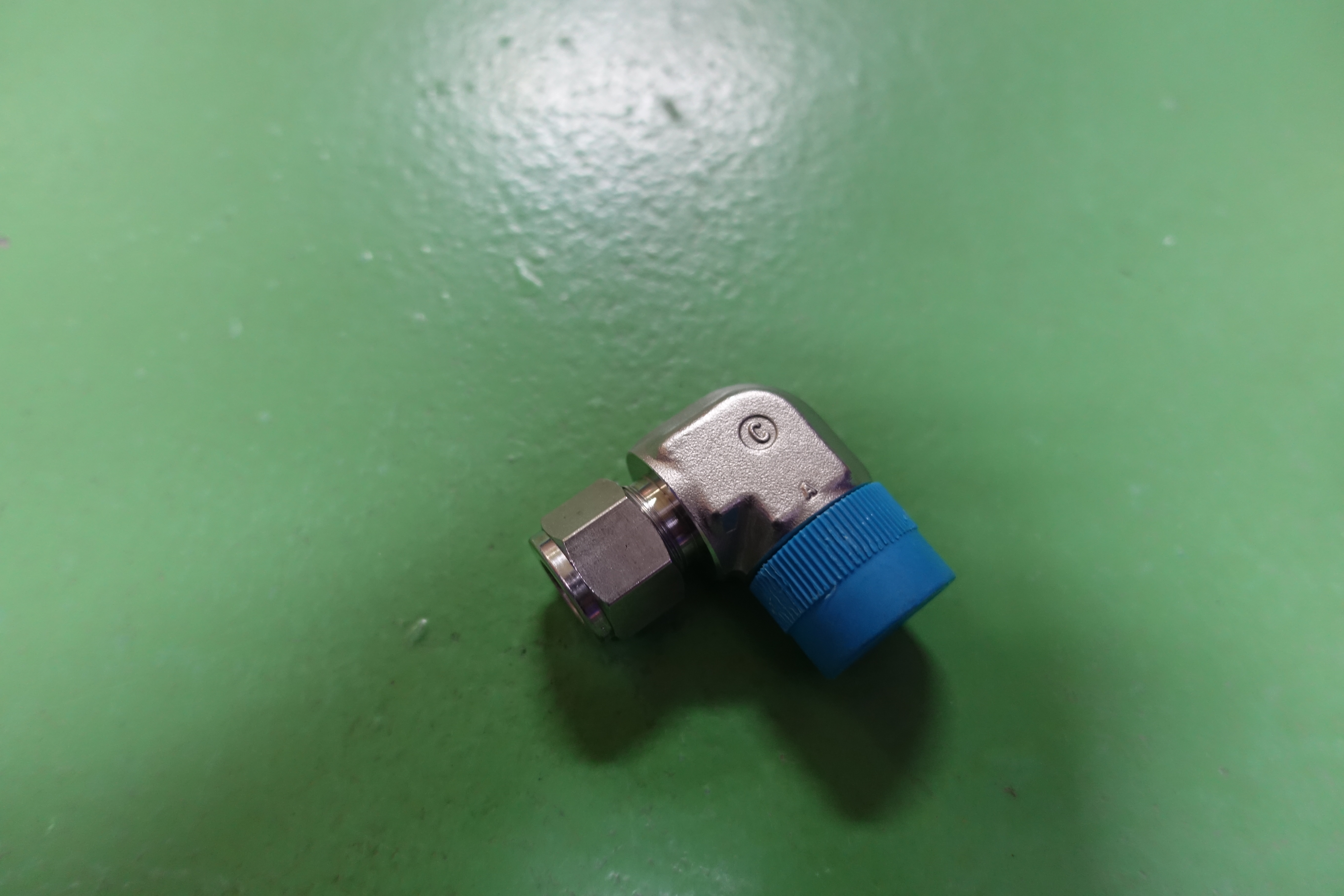 ELBOW,COMPR TYPE,90,SS316,3/4,7700PSI thumbnail
