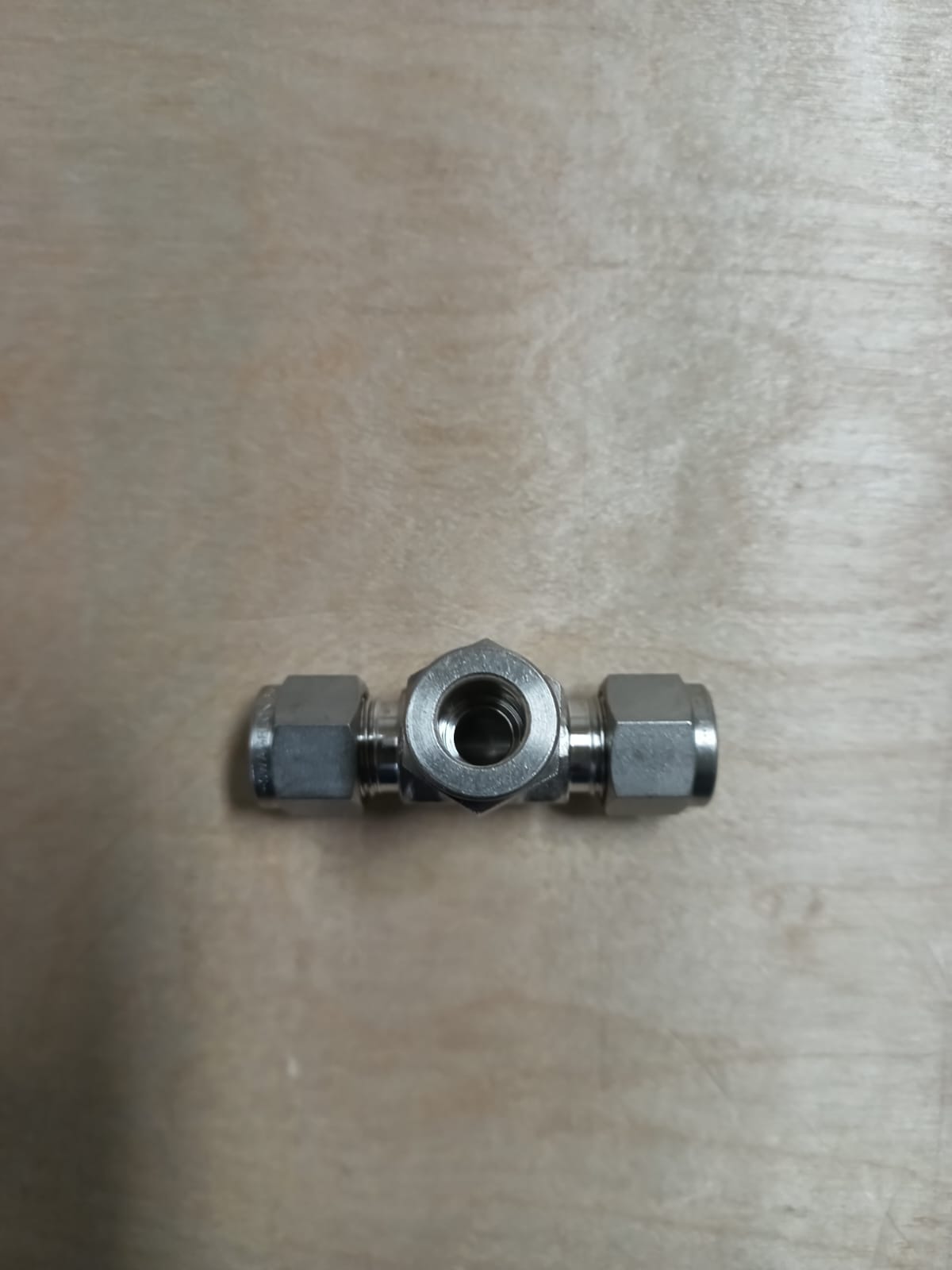 TEE,COMPR TYPE,SS316,7800PSI,3/8X3/8X3/+ thumbnail