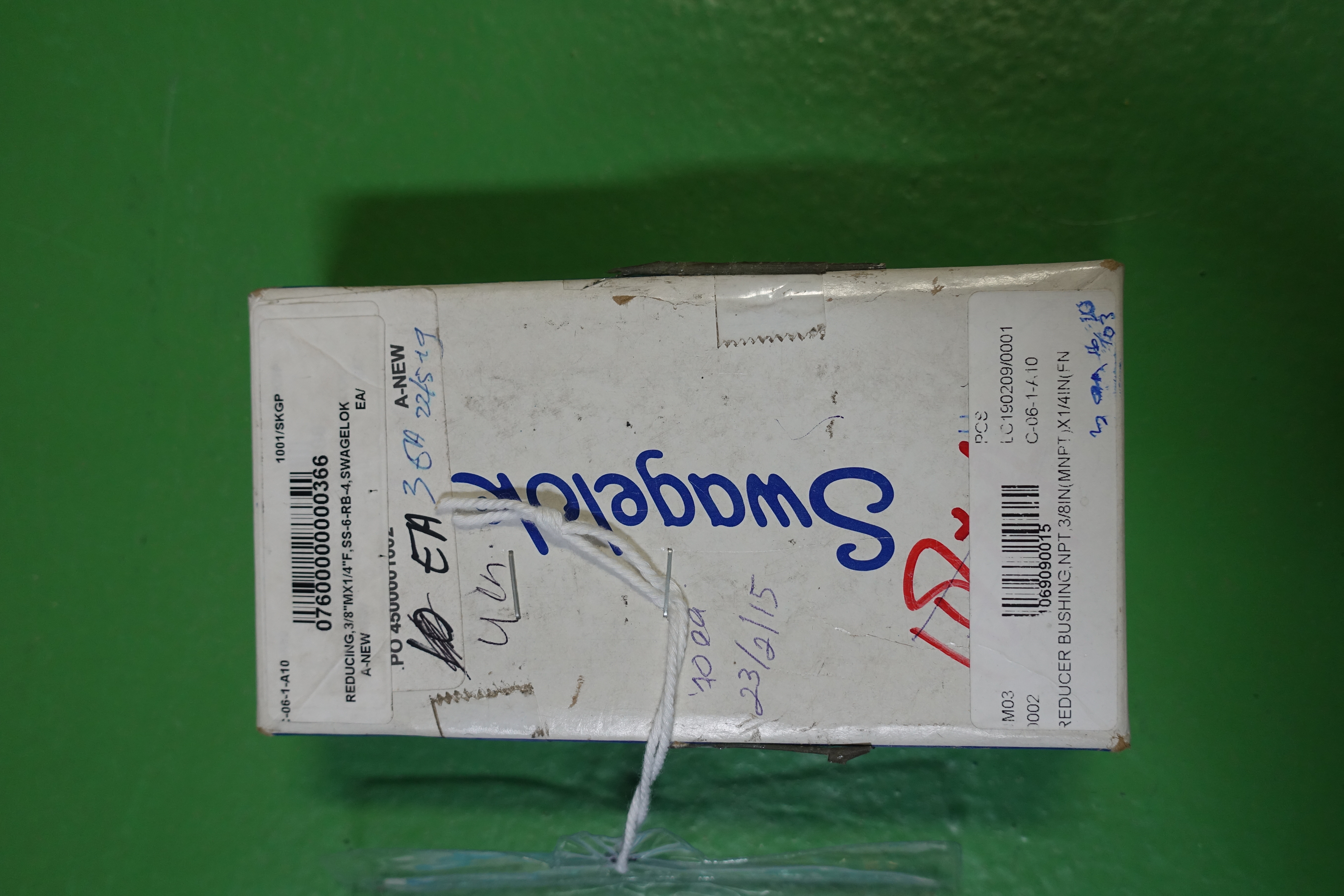 REDUCER,COMPR TYPE,3/8 MNPT X 1/4 FNPT,+ thumbnail
