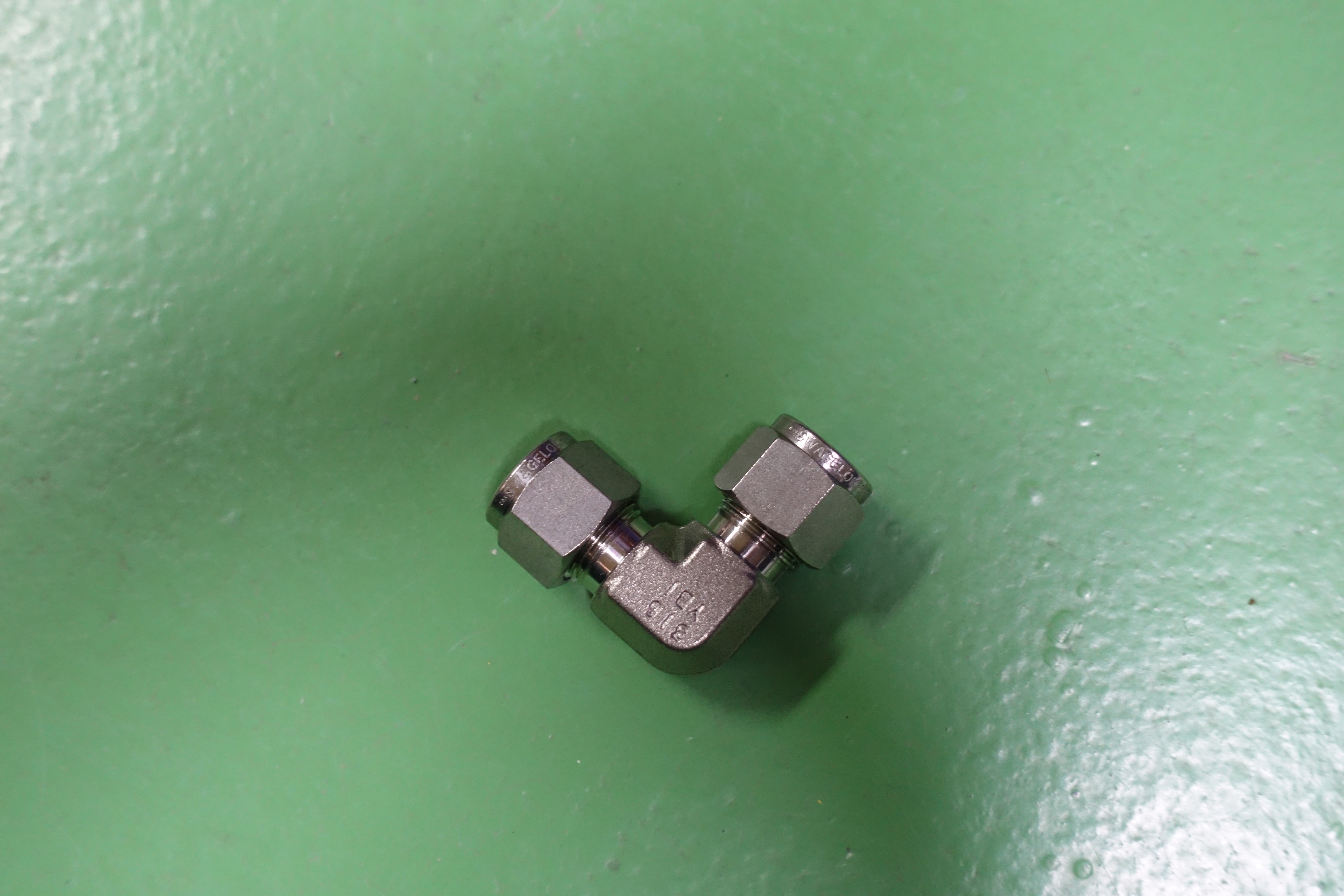 ELBOW,UNION,OIL SERVICE PIPE,SS-600-9 thumbnail