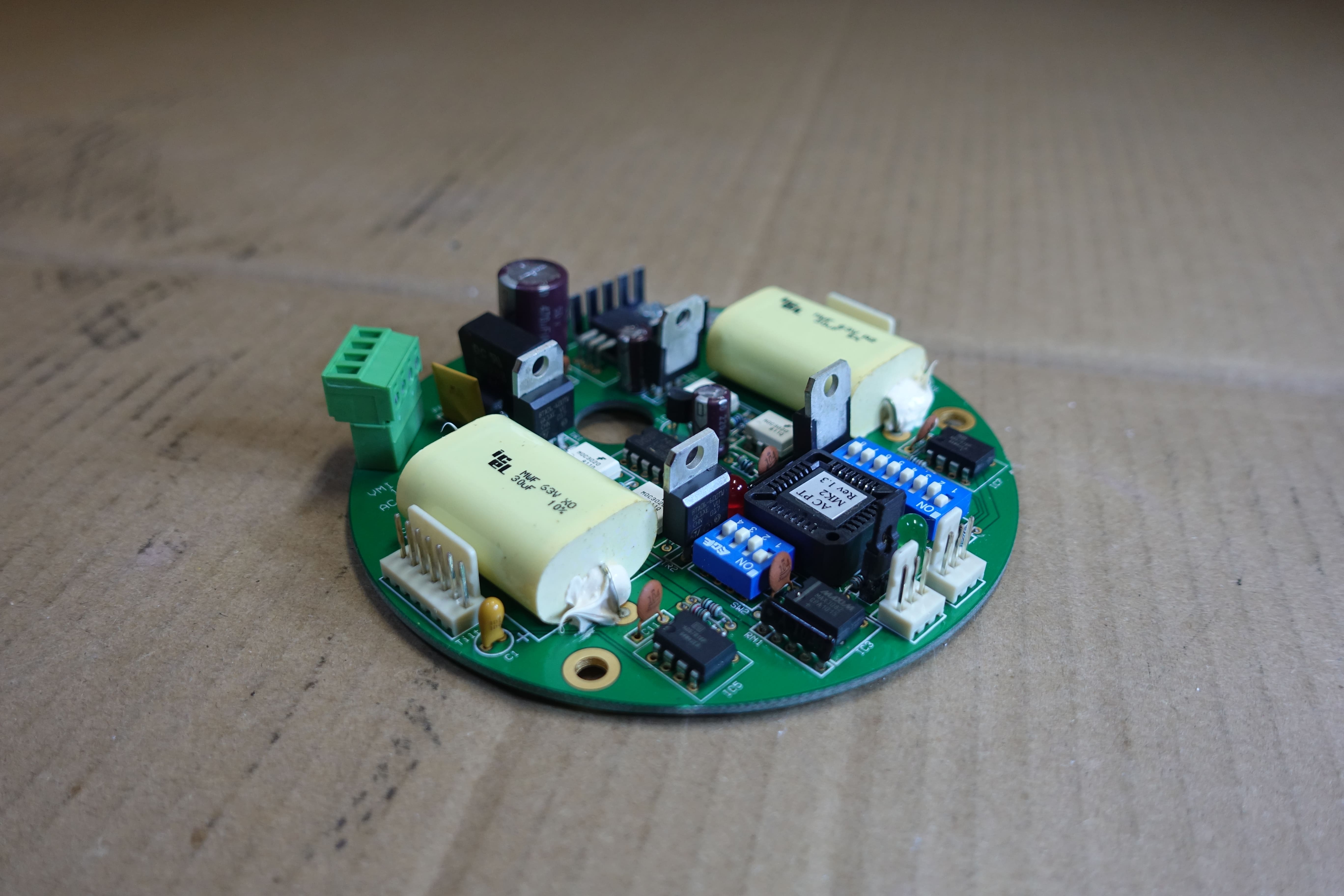 FAST ETHERNET MEDIA CONVERTERS,ET111 thumbnail