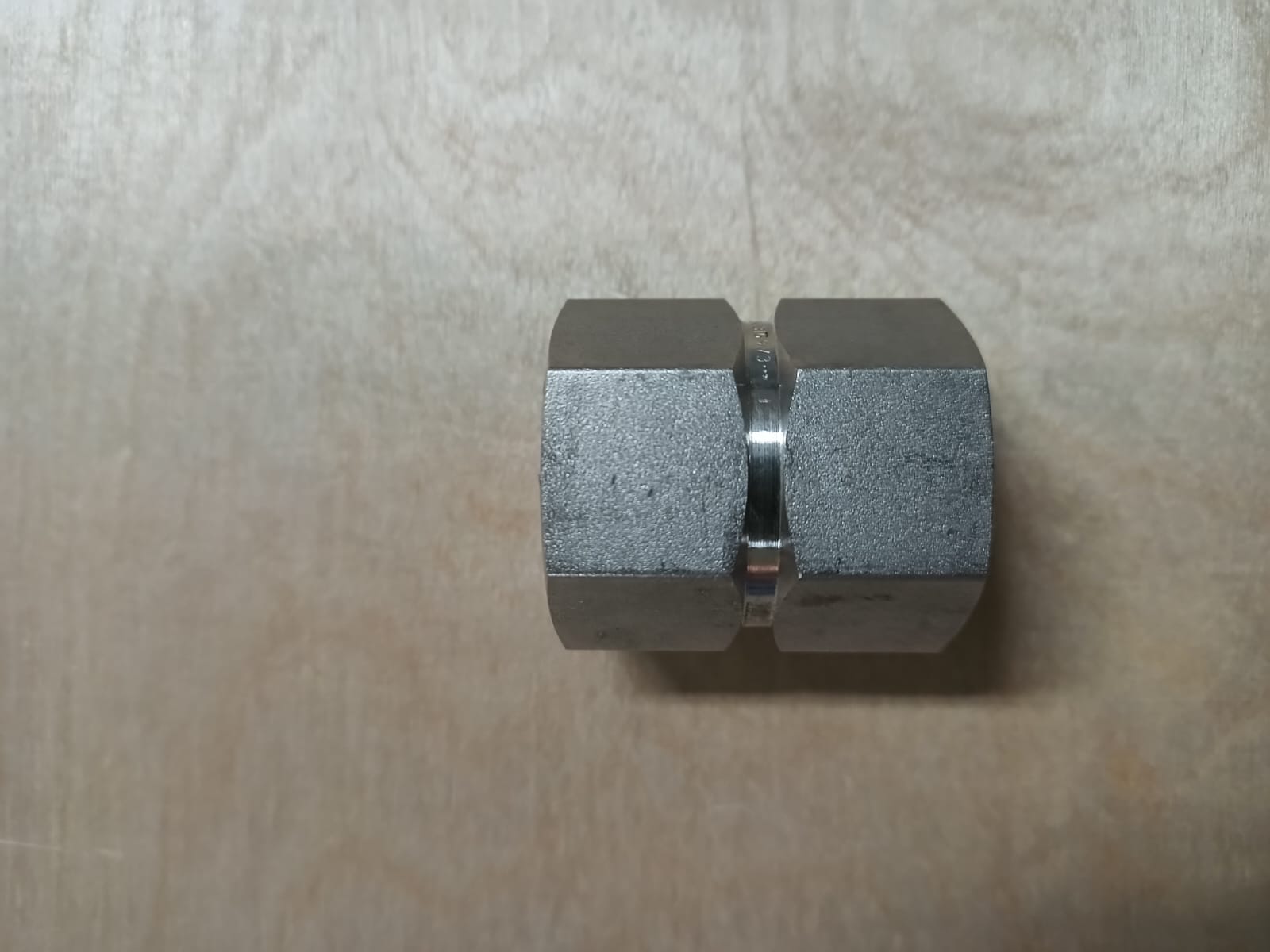 COUPLING,THRD,STR,3/4,SS-12HCG thumbnail