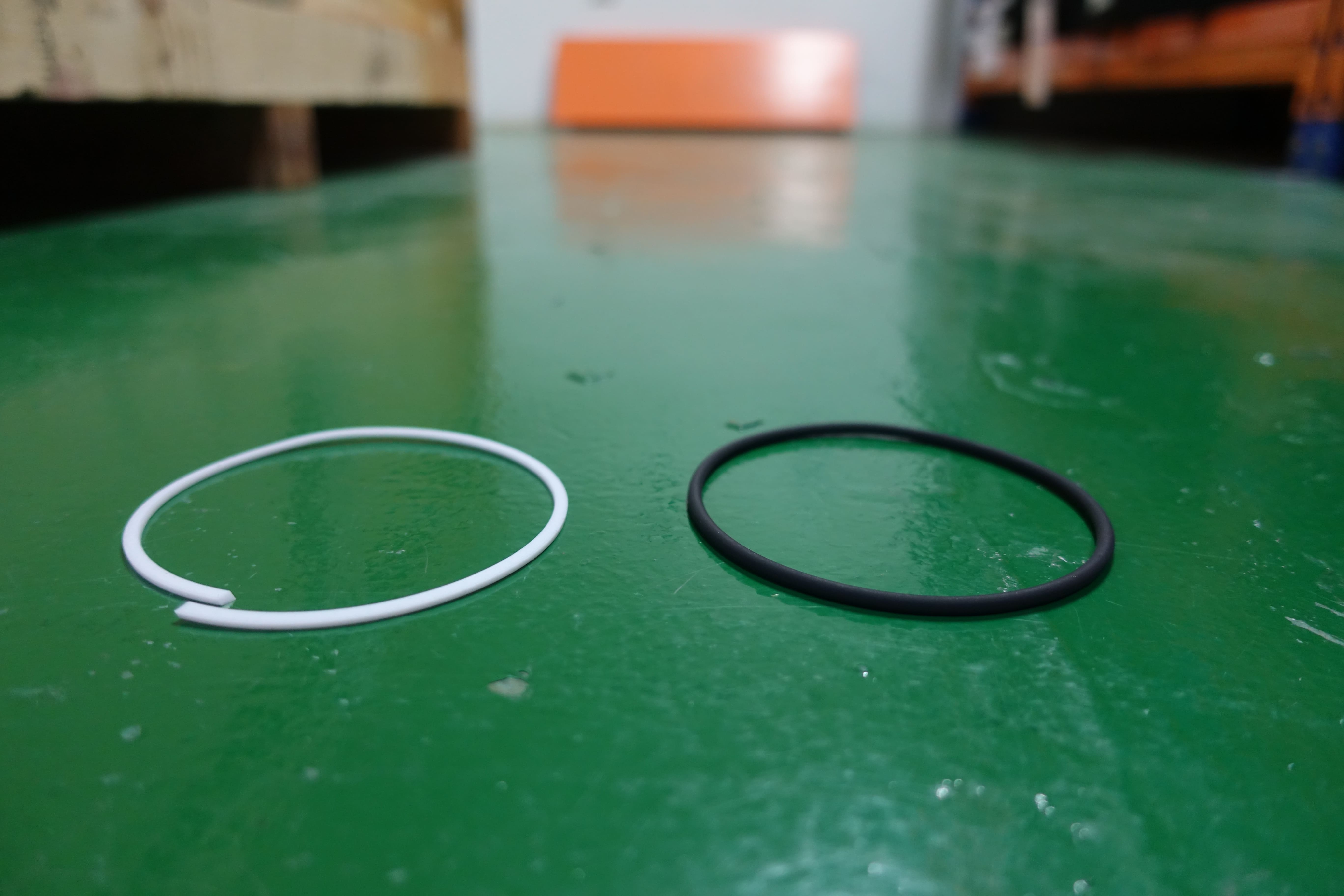 RING,BACK-UP,SPLIT RING,VITON,9MM,9X99X5 thumbnail
