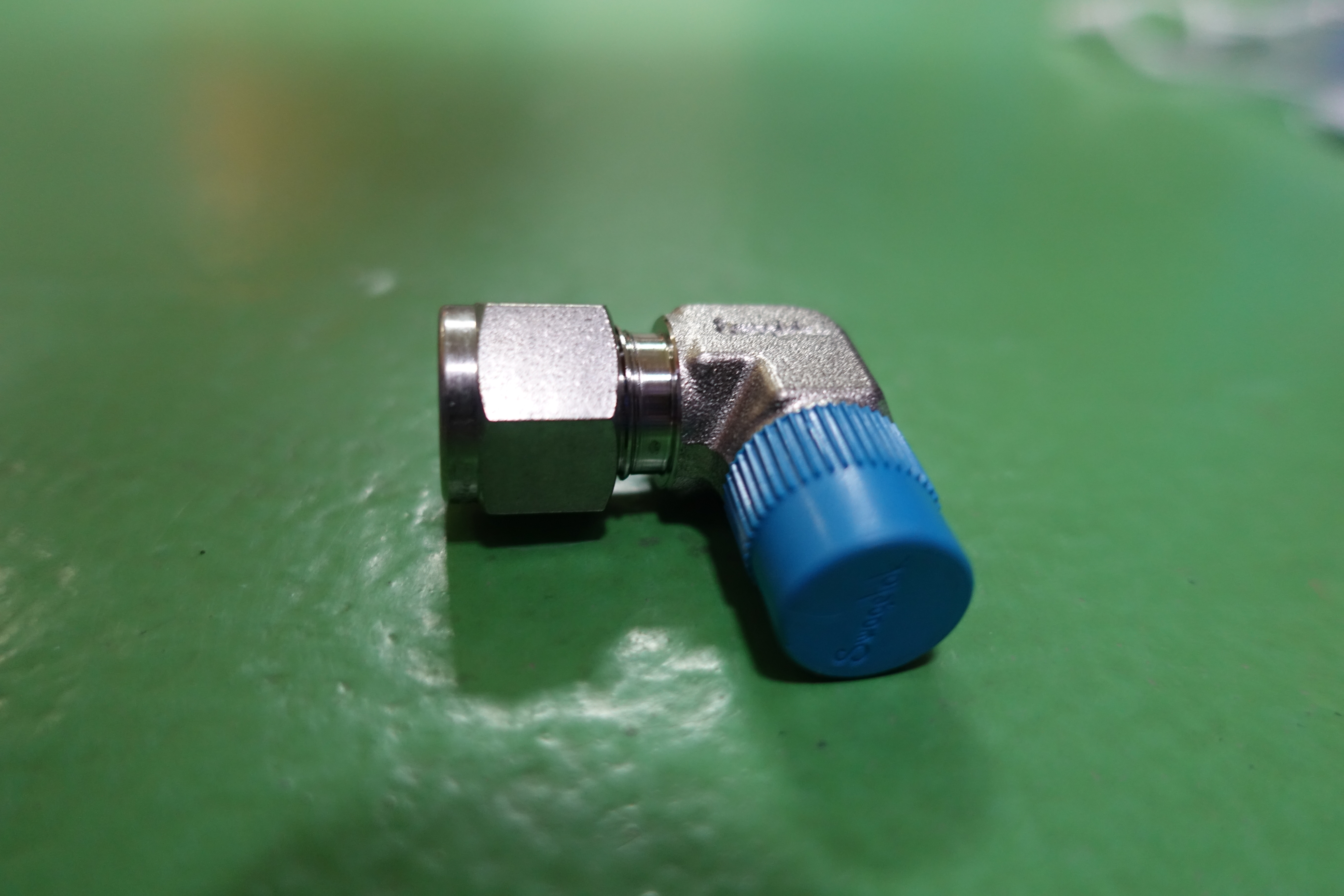ELBOW,COMPR TYPE,90,SS316,1/4,7800PSI thumbnail