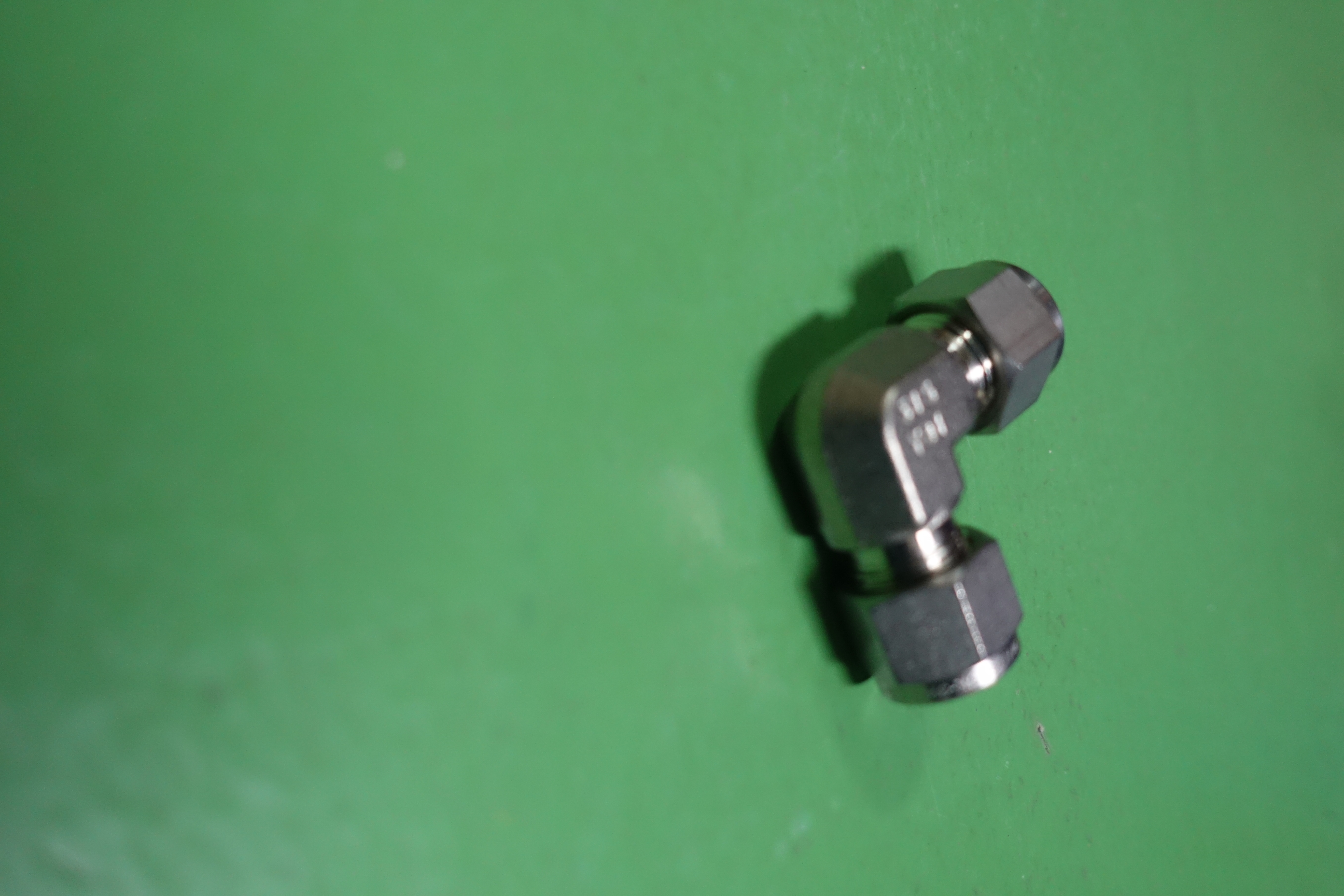 ELBOW,UNION,OIL SERVICE PIPE,SS-600-9 thumbnail