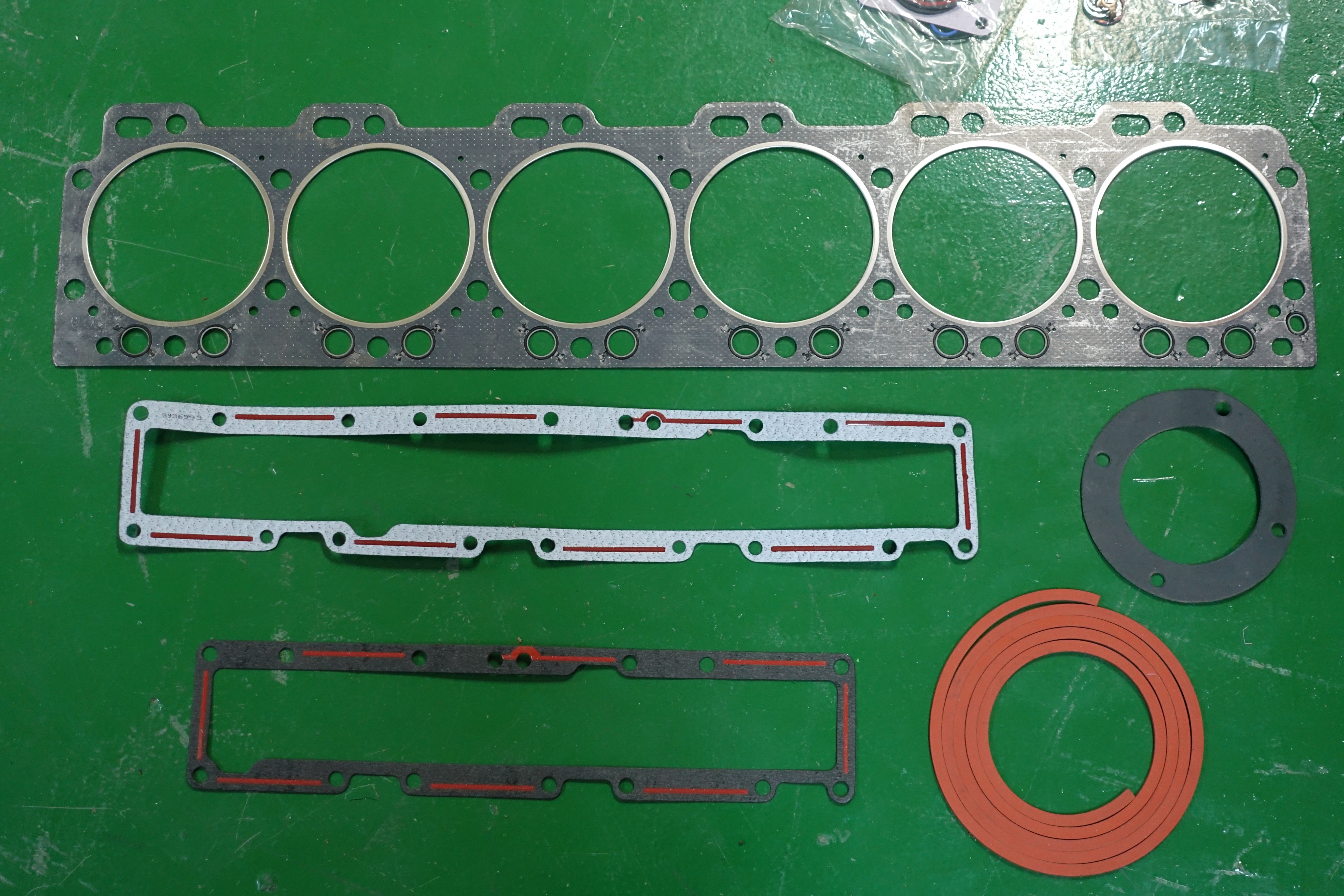 GASKET,SET,UPPER ENGINE .4025271,CUMMINS thumbnail