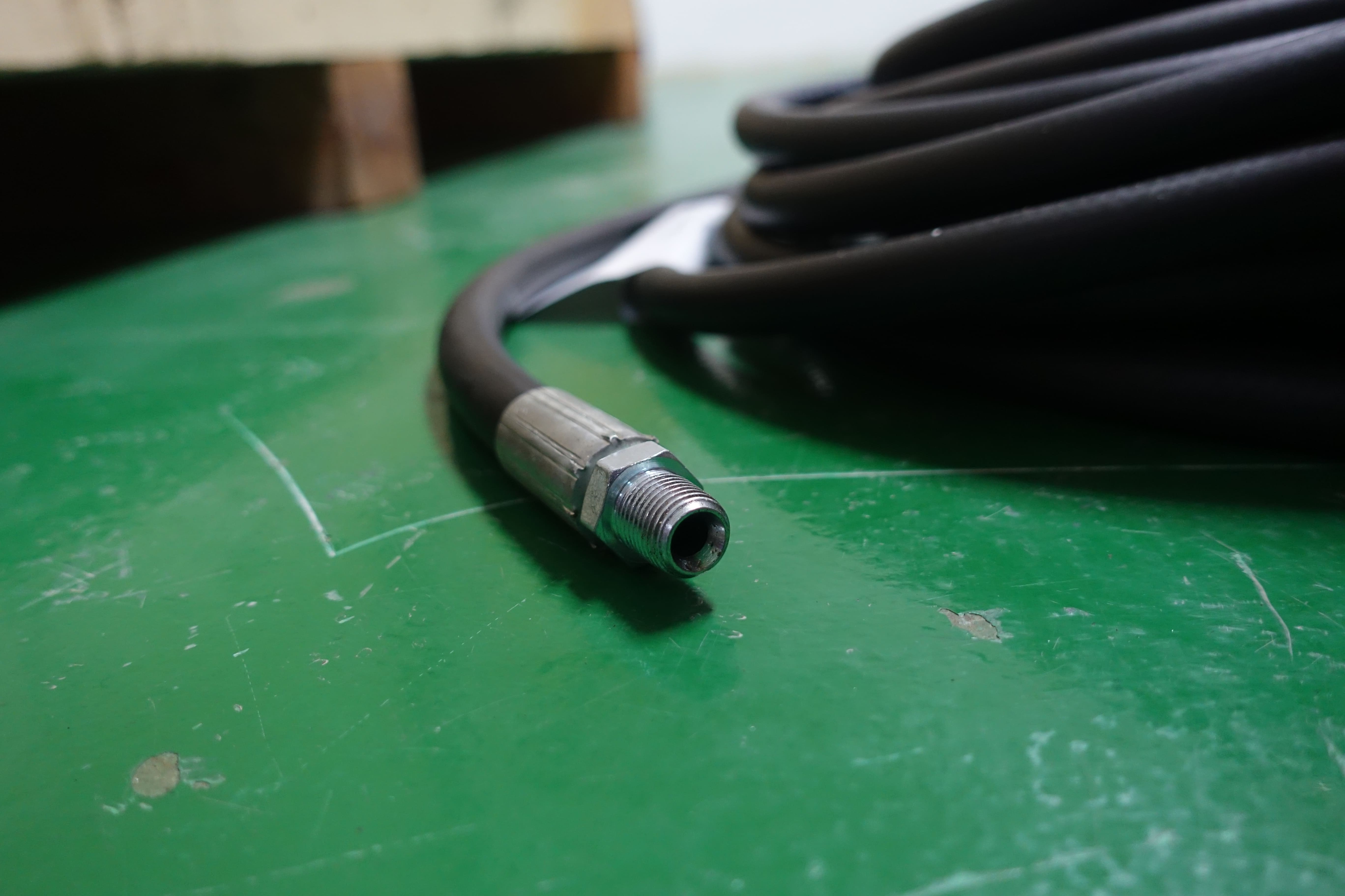 HOSE FLEXIBLE,MULTIPROPOSE,TPR3/8,300PSI thumbnail