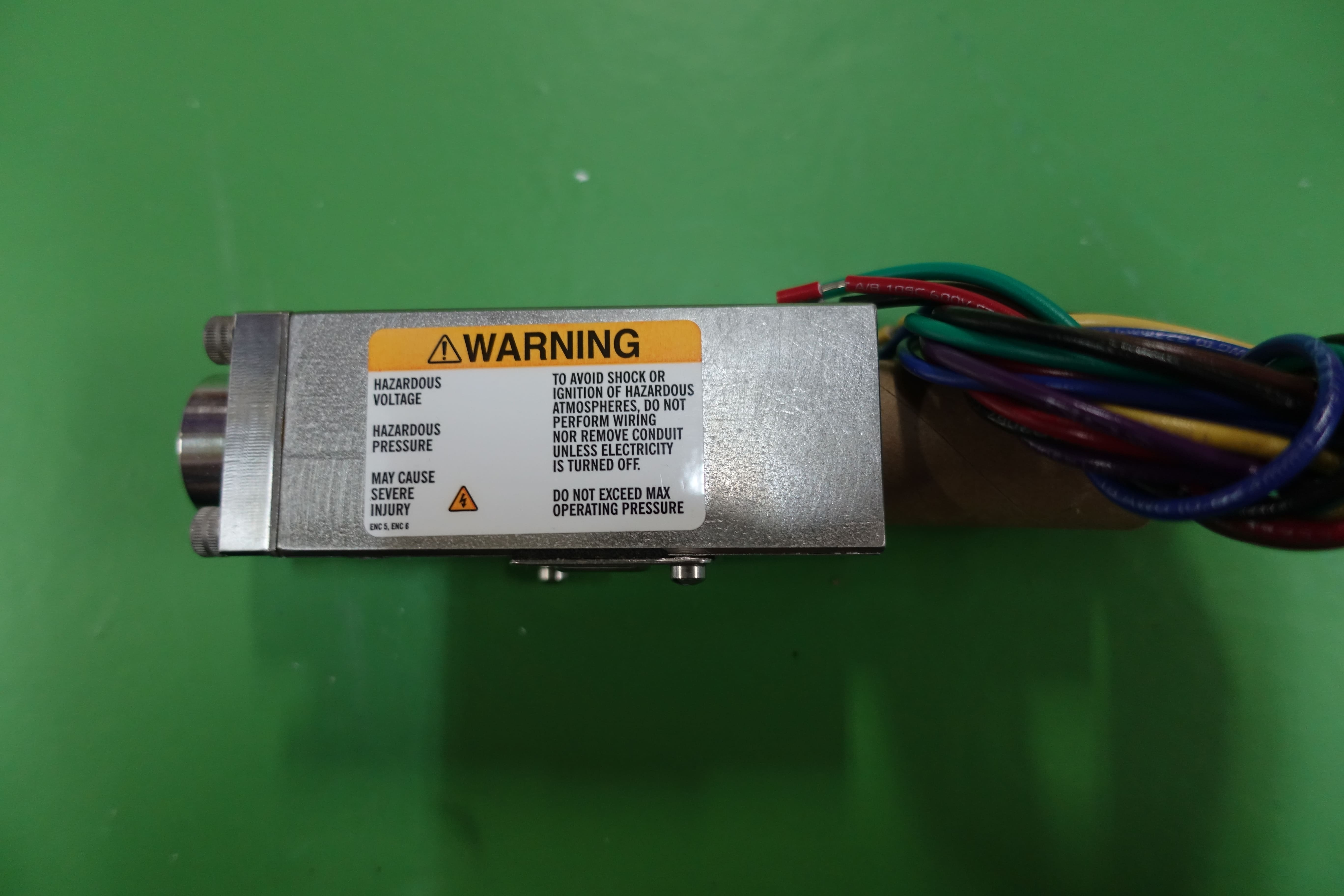 SWITCH,PRESS,125-250VAC,DPDT,132P40CC6H thumbnail