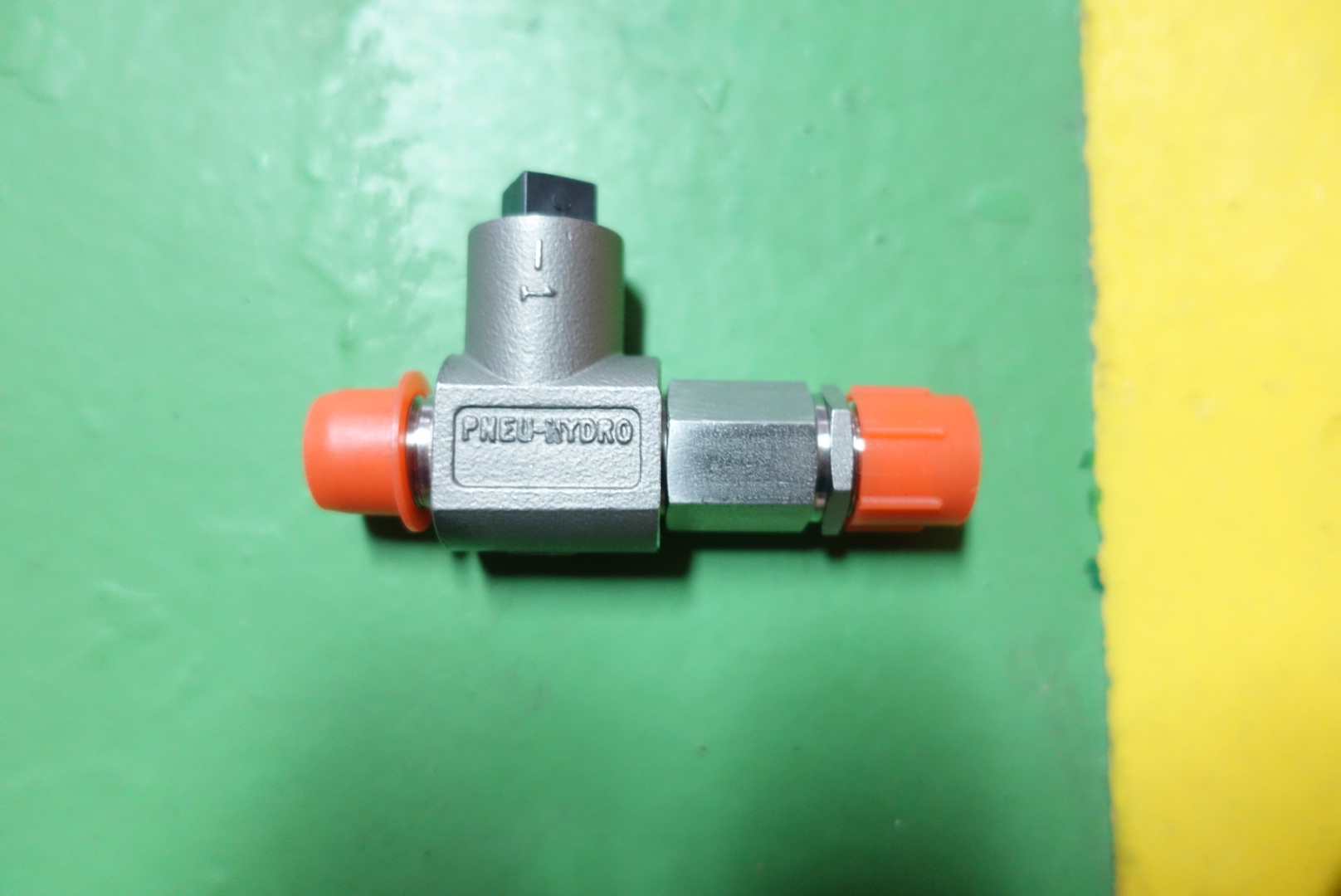 VALVE,RELIEF,MNPTXFNPT,1/4,1/4,409M4F4Q thumbnail