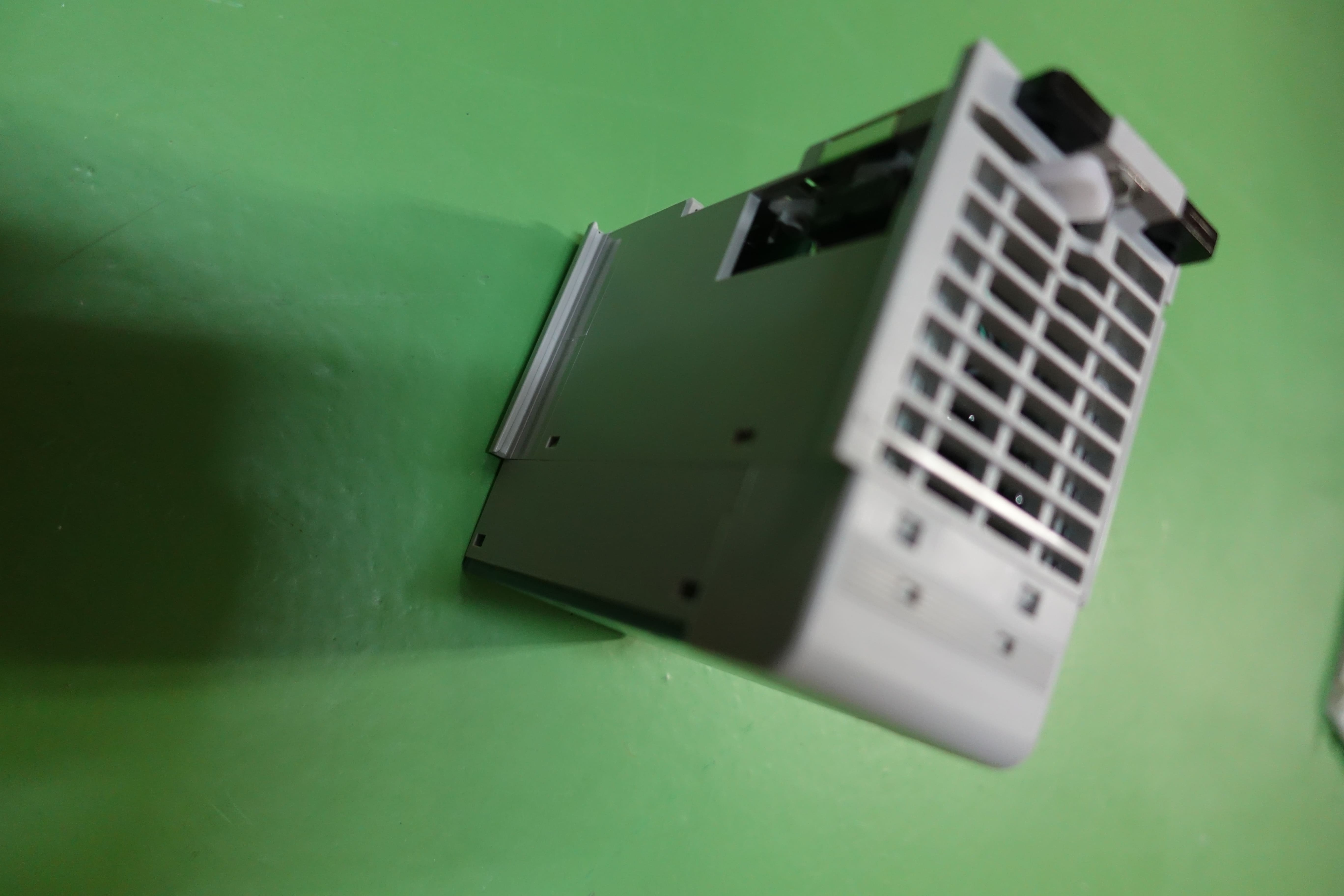 POINT,SINKING,32 CURRENT,1769-IQ32 thumbnail