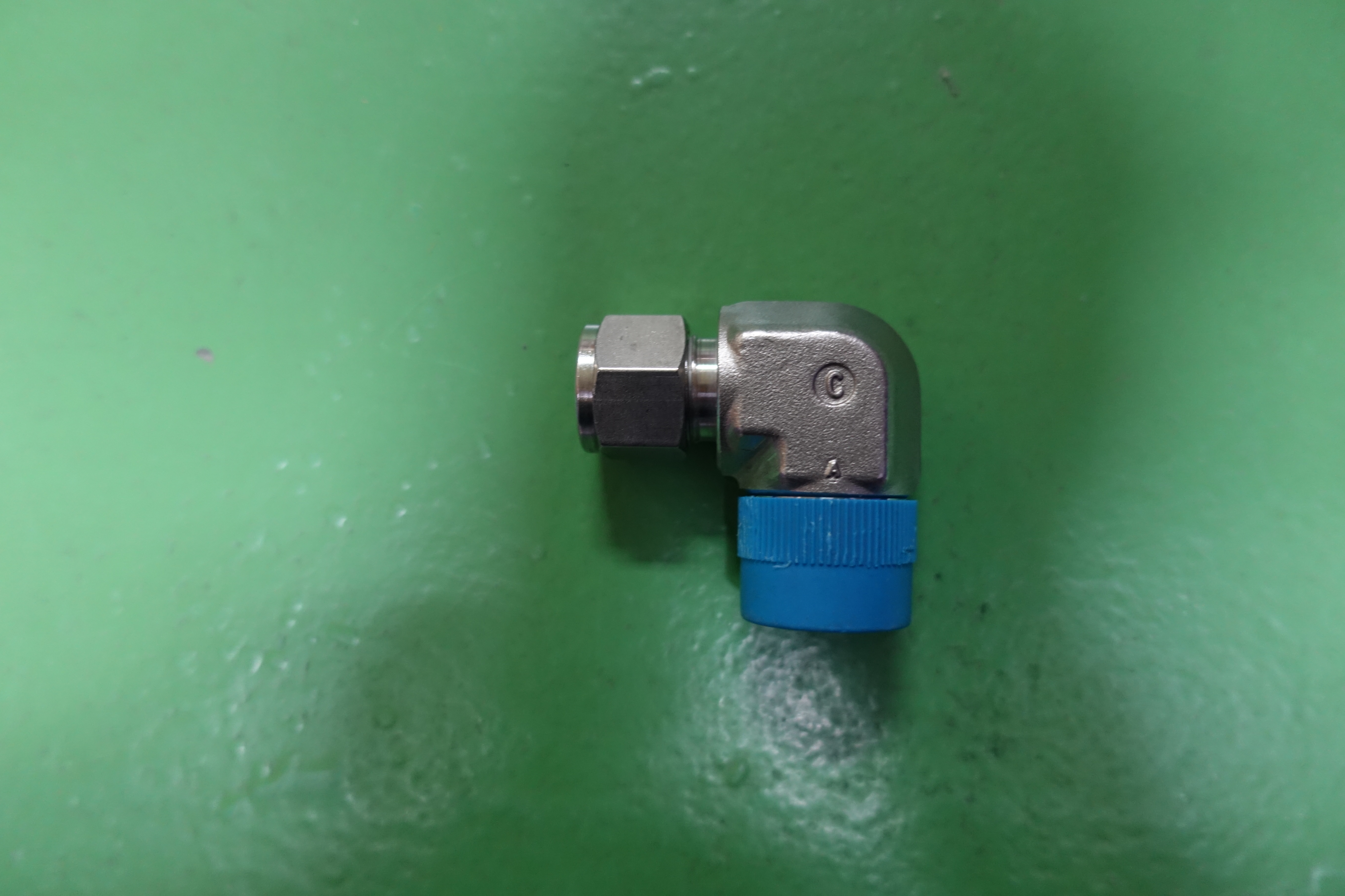 ELBOW,COMPR TYPE,90,SS316,3/4,7700PSI thumbnail