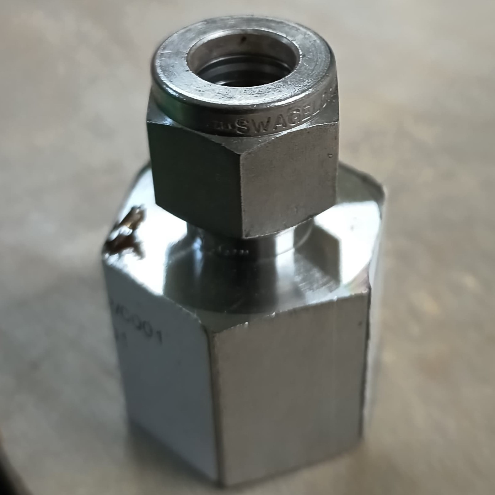 CONNECTOR,COMPR TYPE,FEM,SS316,CL4700 thumbnail