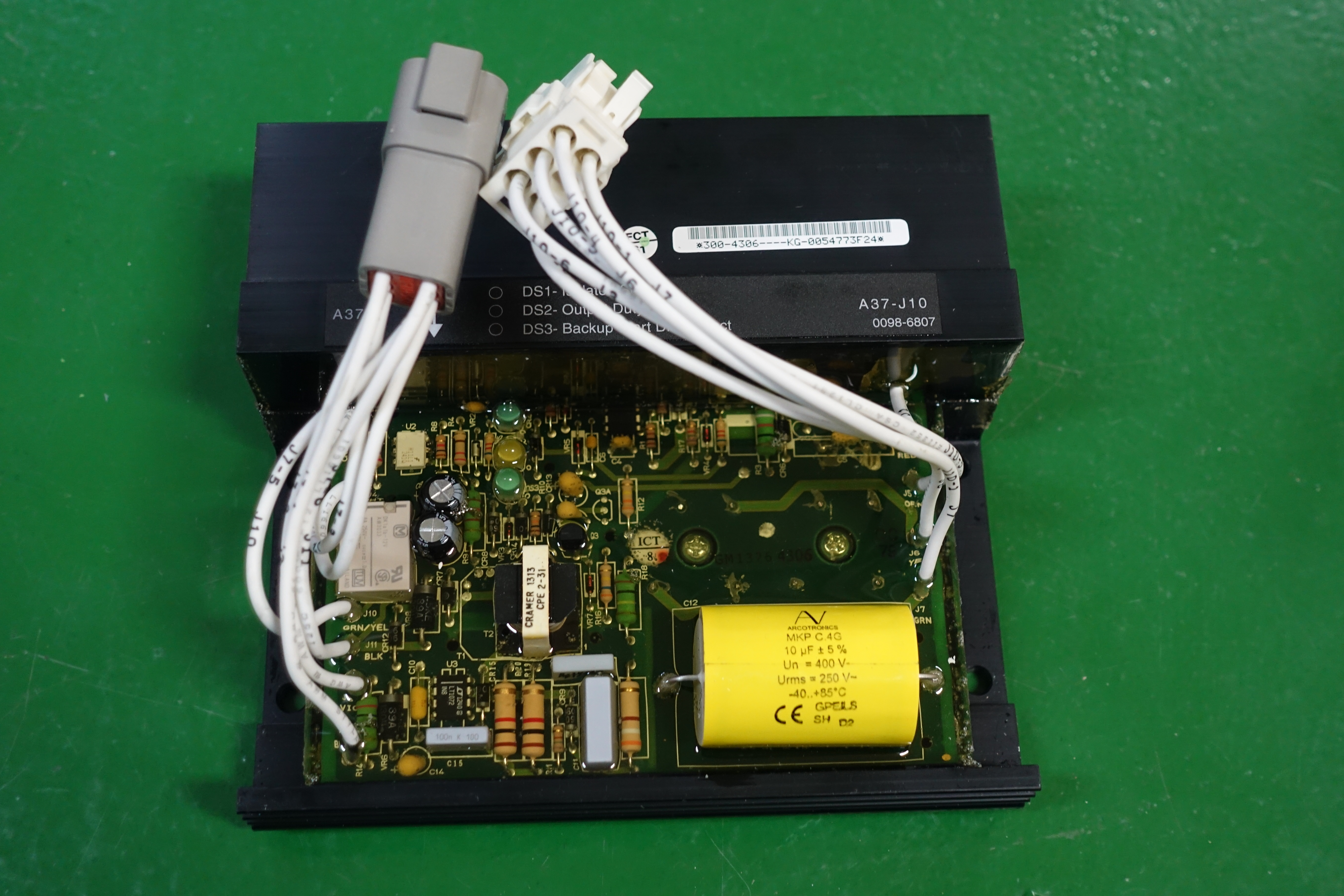 REGULATOR,AUTO VOLT,24V,300-4306,CUMMINS thumbnail